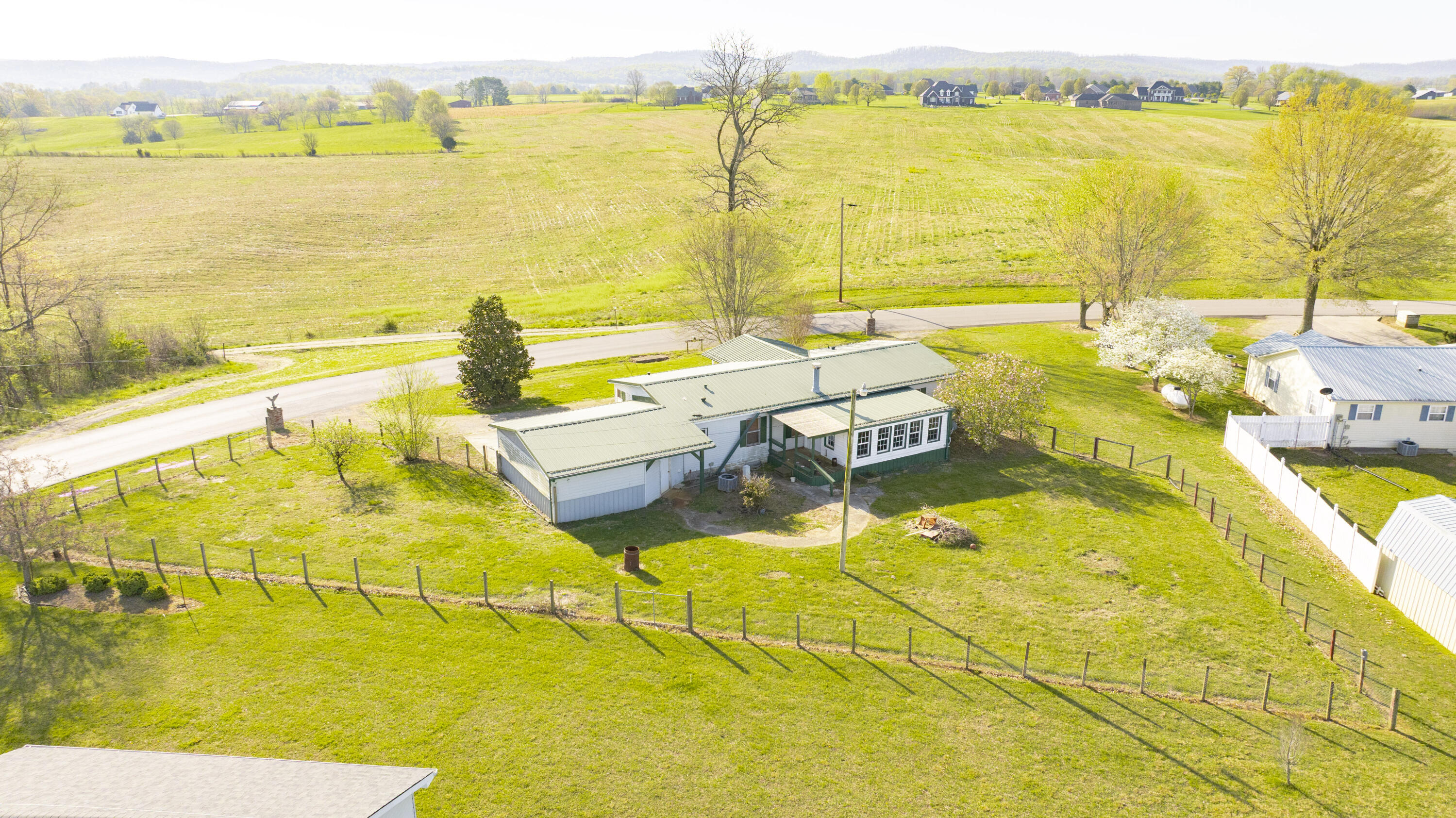 1015 Old Fall Creek Road Property Photo 8