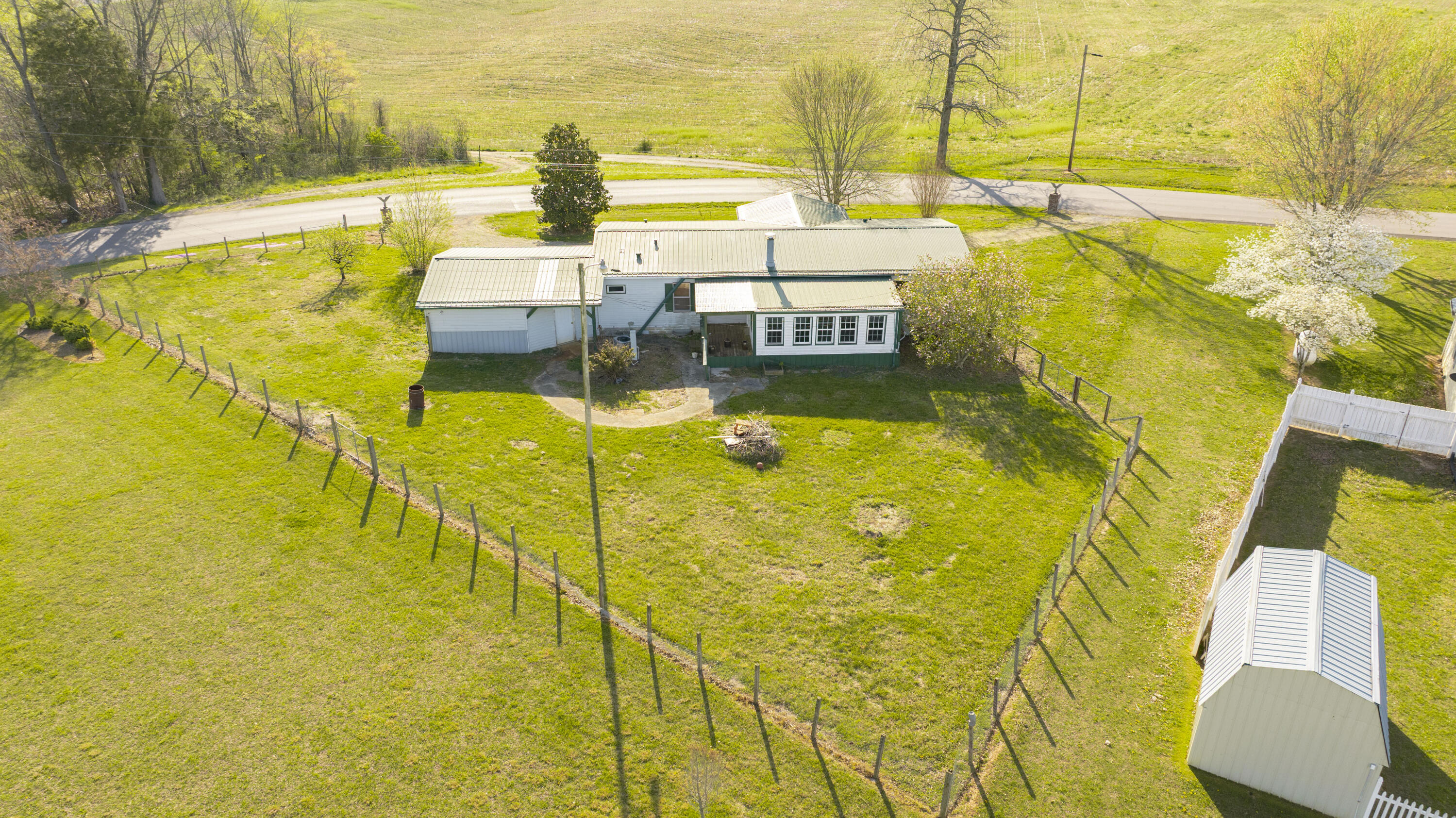 1015 Old Fall Creek Road Property Photo 9