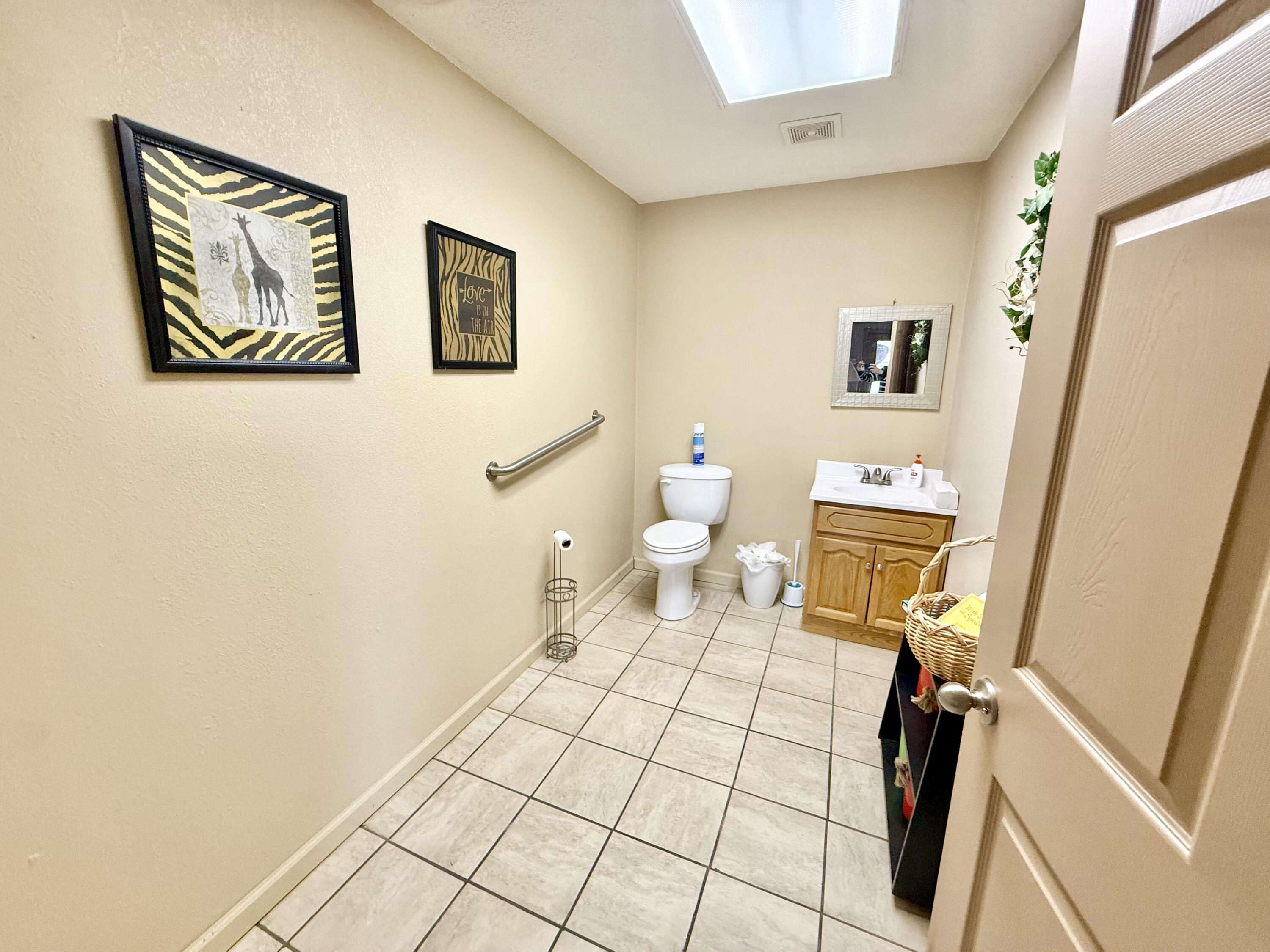 68 Medical Lane Property Photo 4