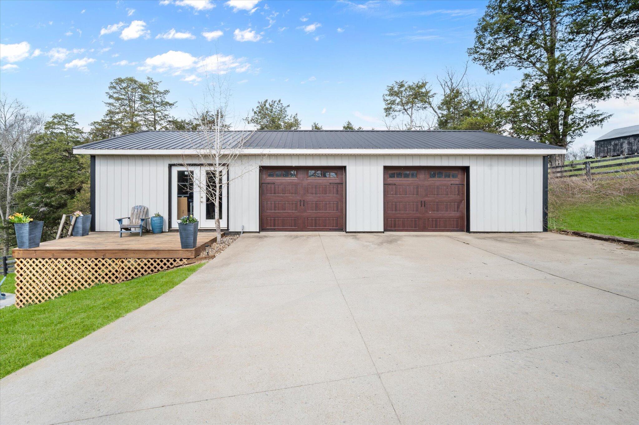 9787 Elmburg Road Property Photo 12