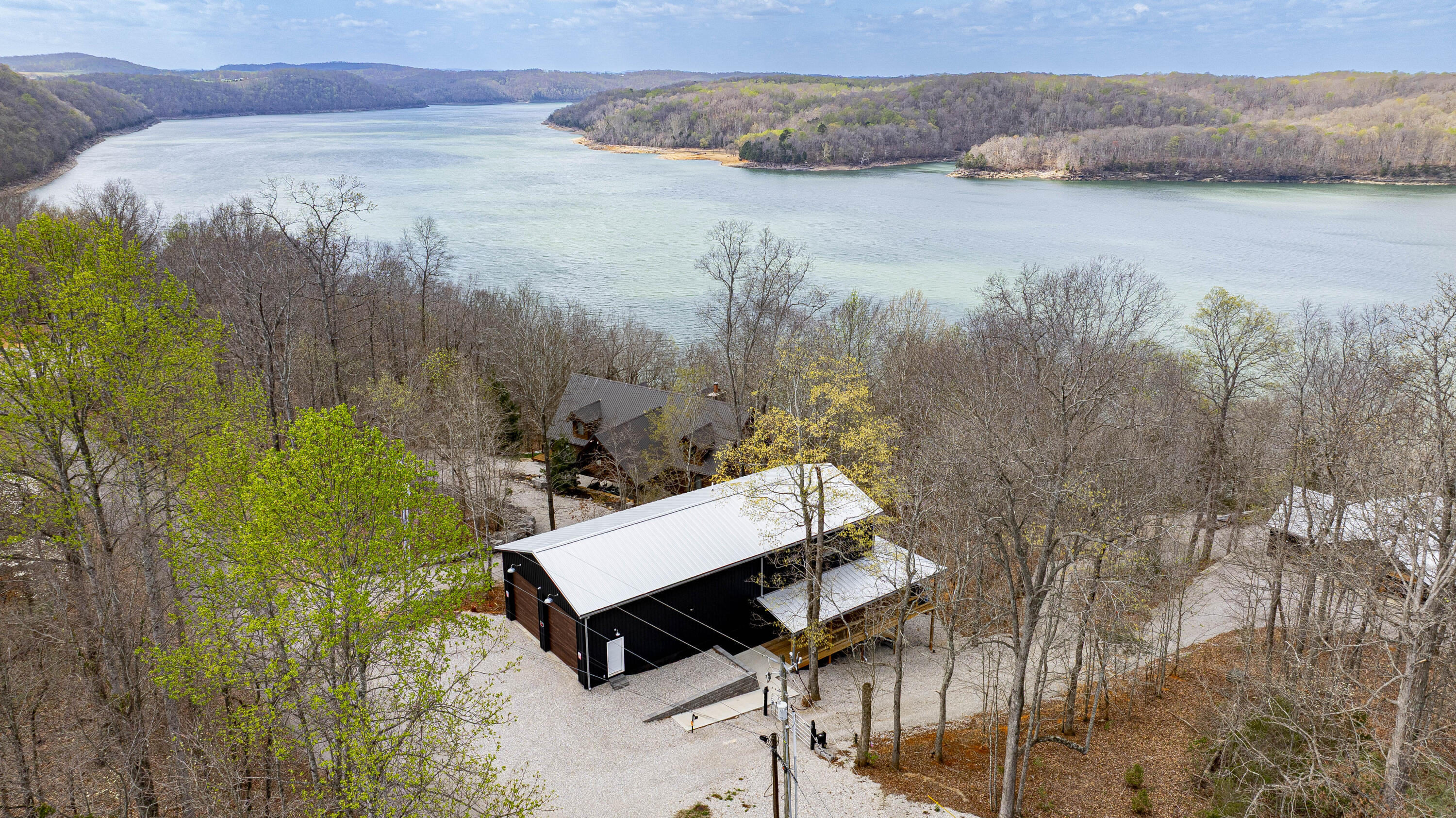 856 New Fall Creek Road Property Photo 2