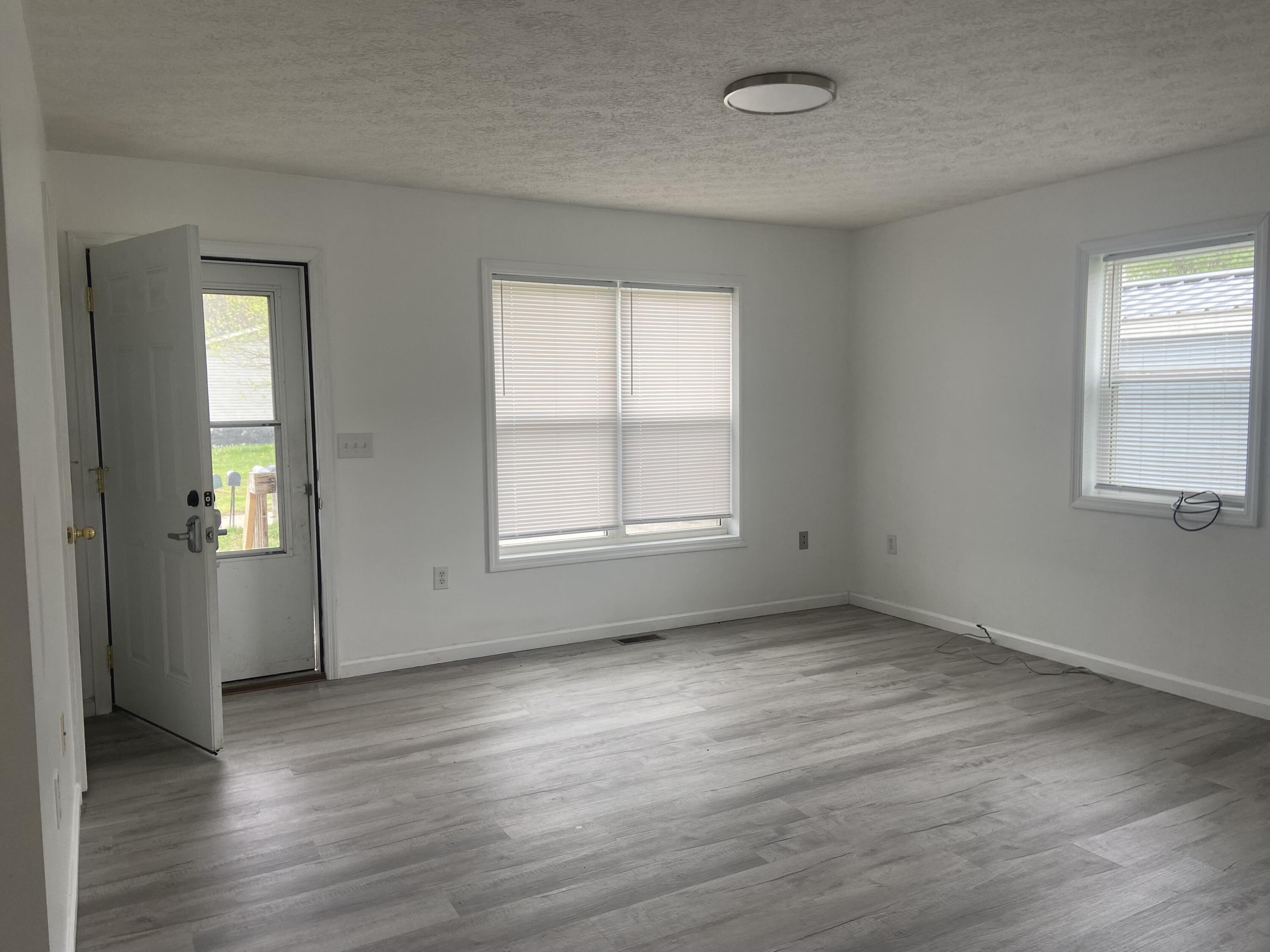 300 Tuffy Stull Road Property Photo 3