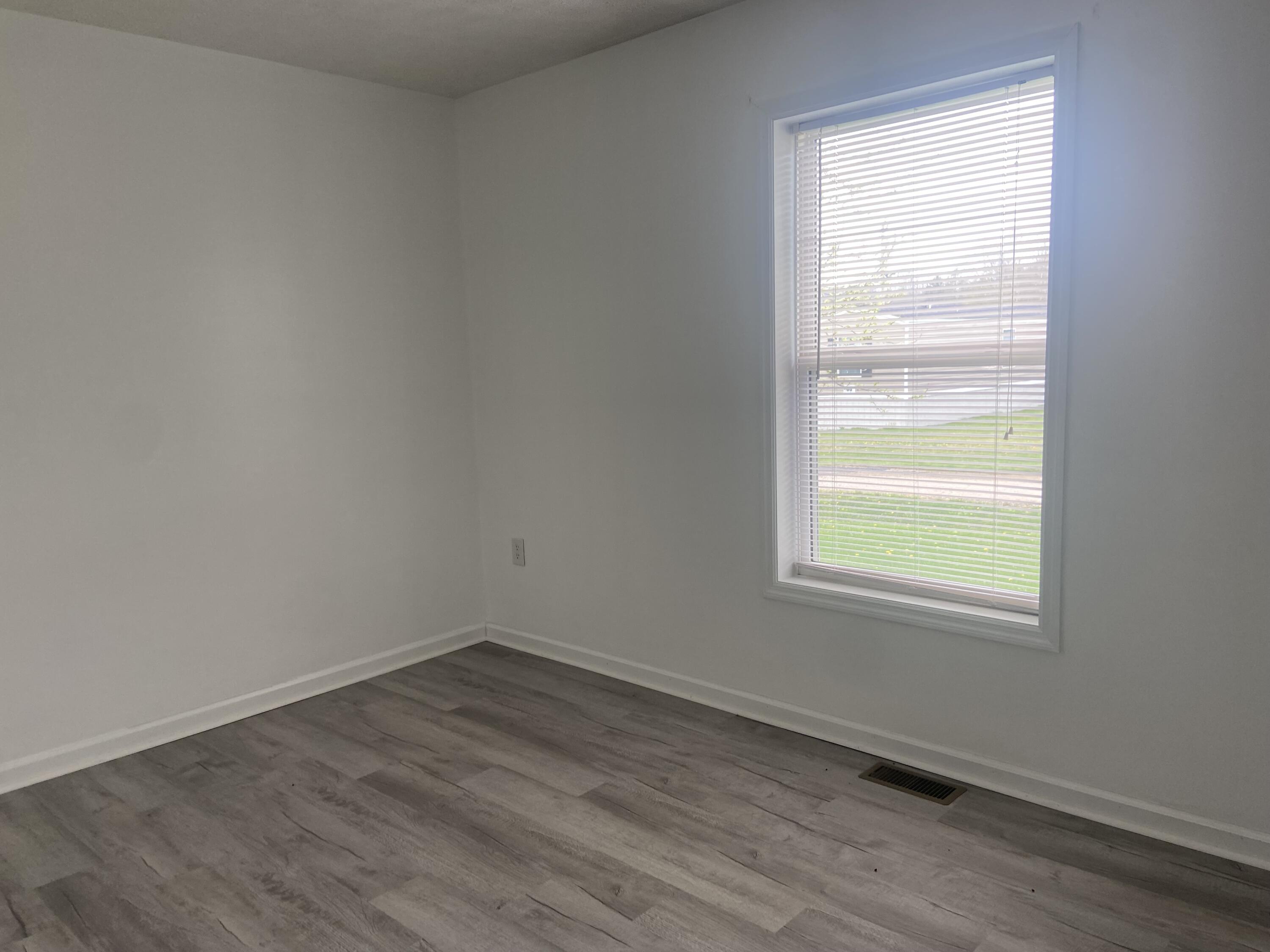 300 Tuffy Stull Road Property Photo 9