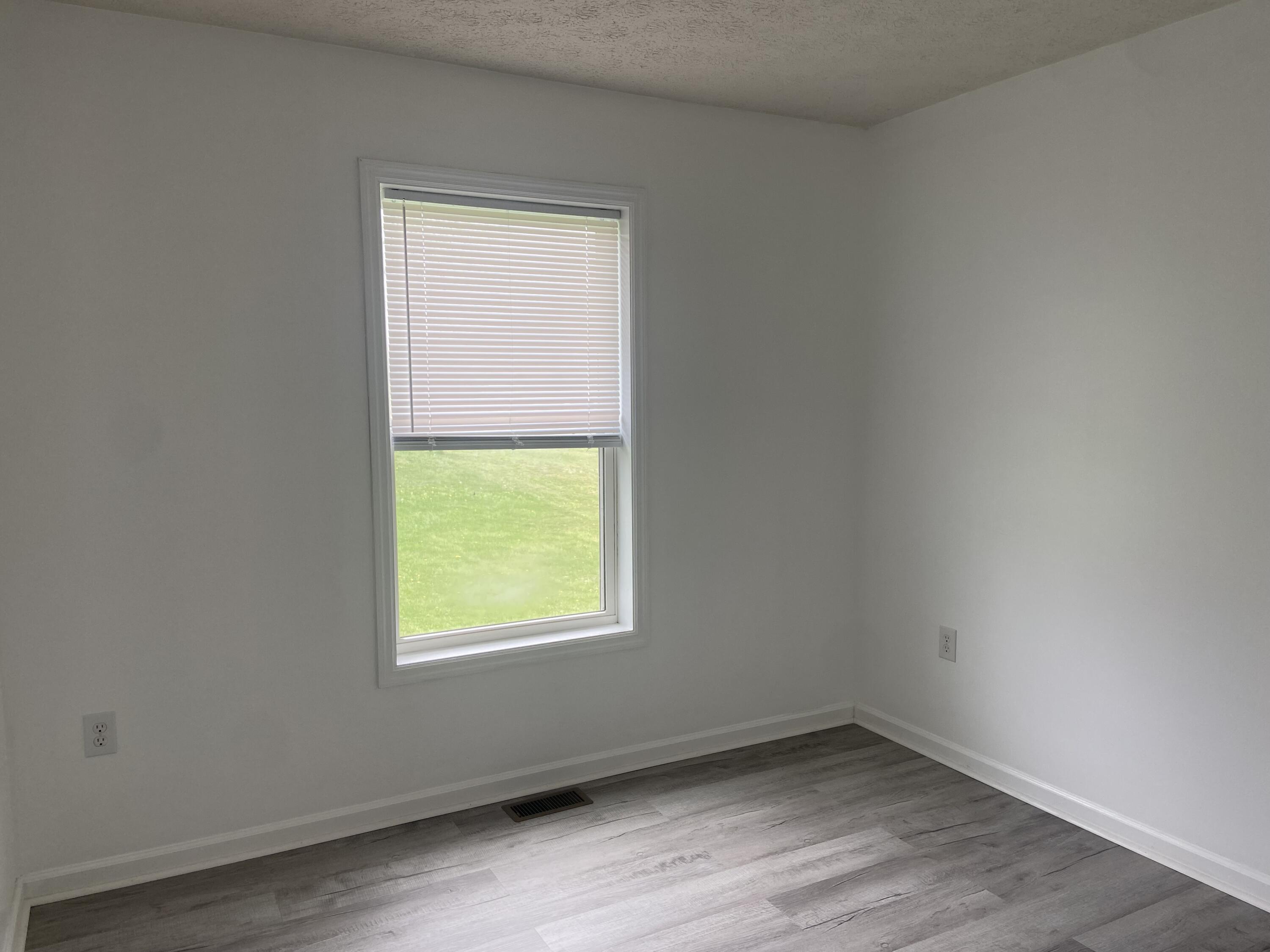 300 Tuffy Stull Road Property Photo 11