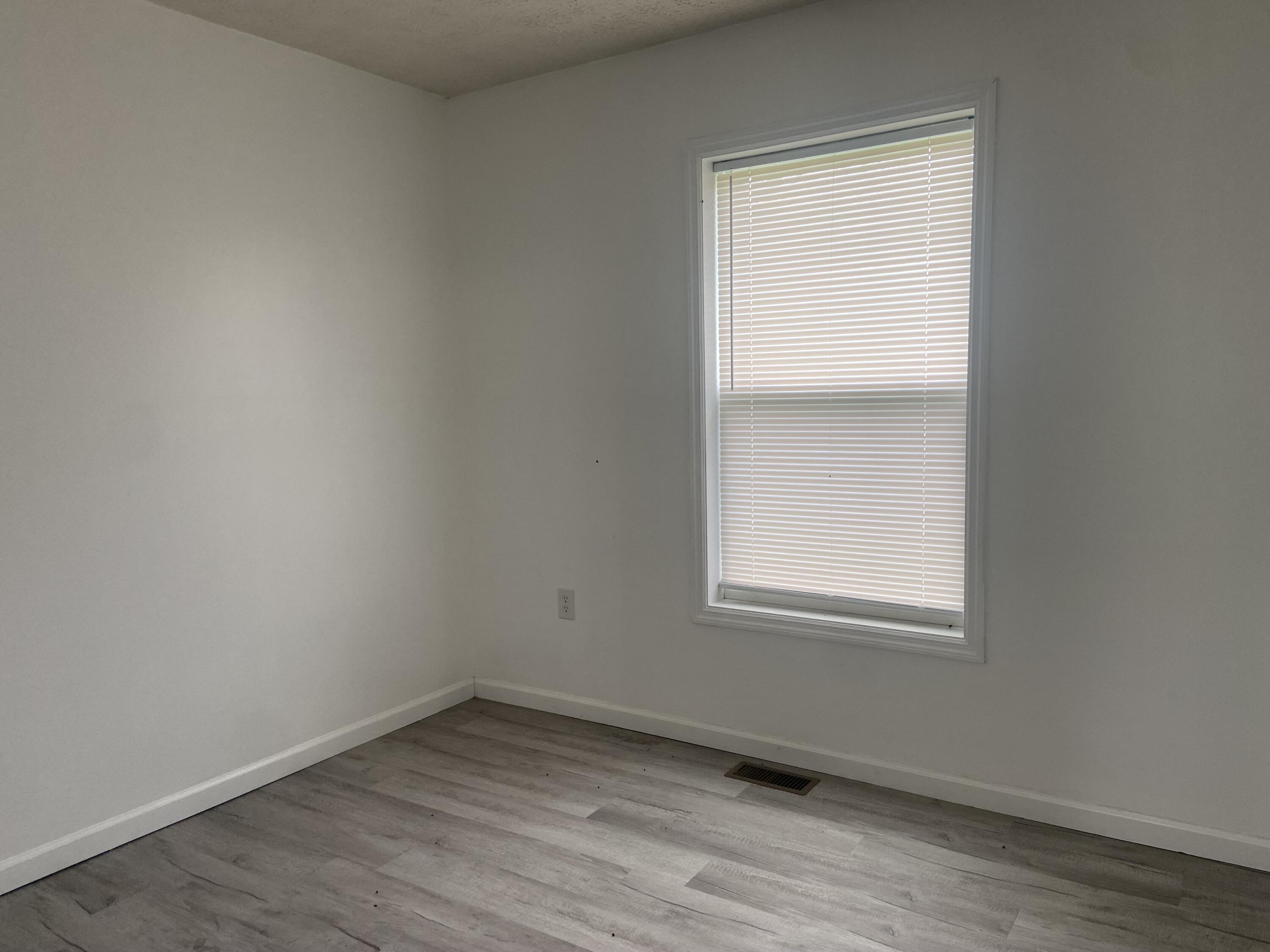300 Tuffy Stull Road Property Photo 12