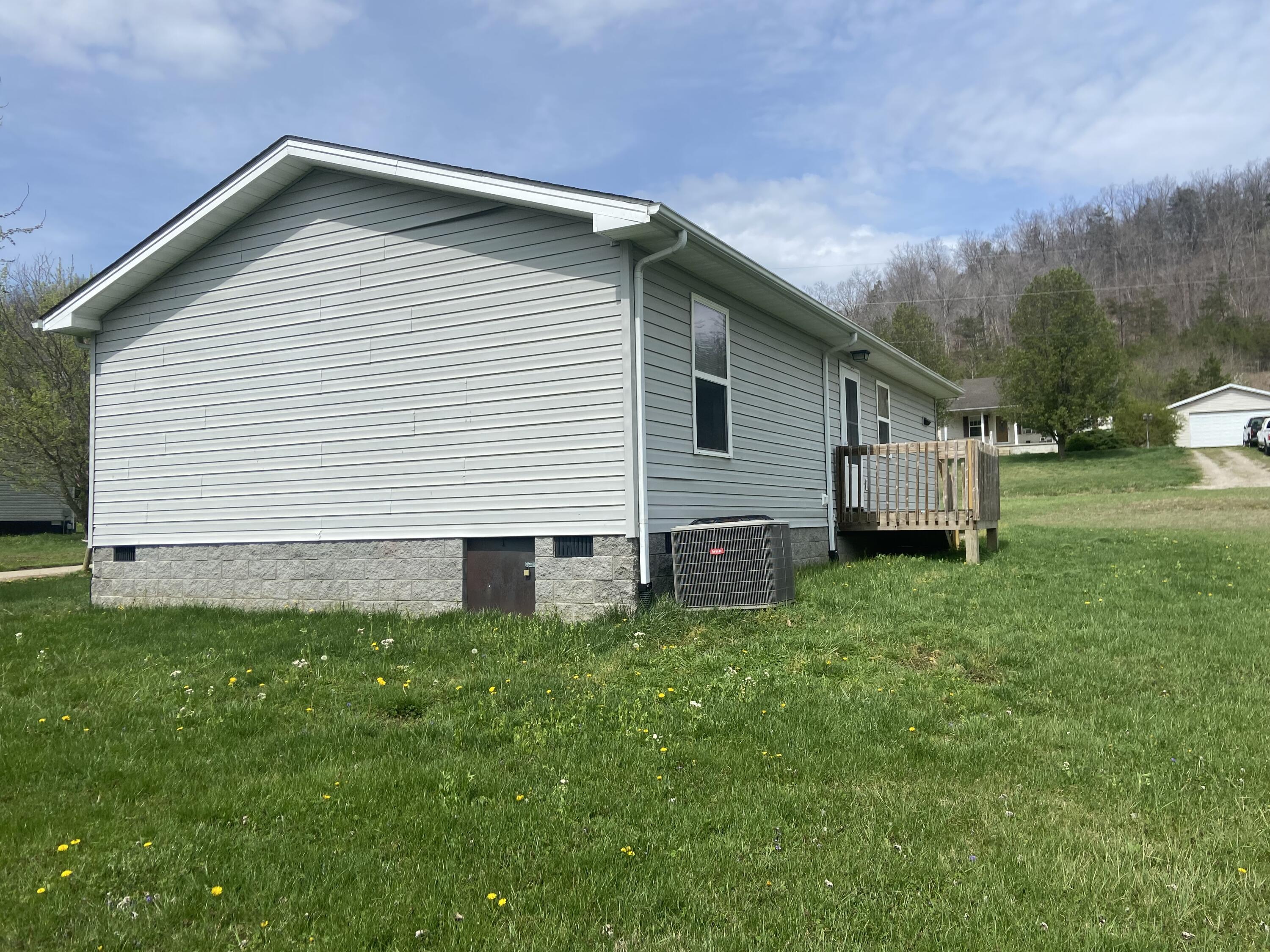 300 Tuffy Stull Road Property Photo 14