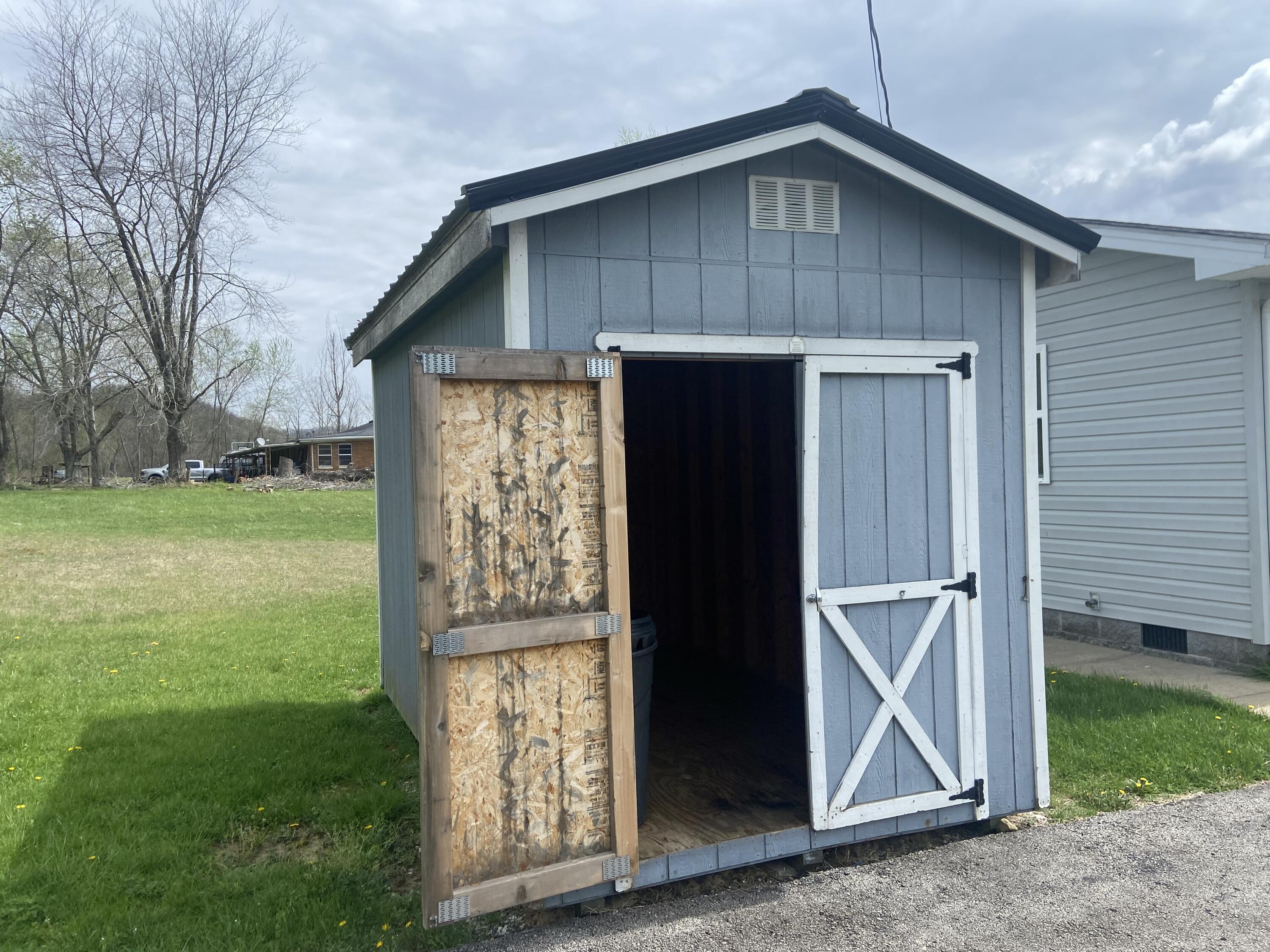 300 Tuffy Stull Road Property Photo 15