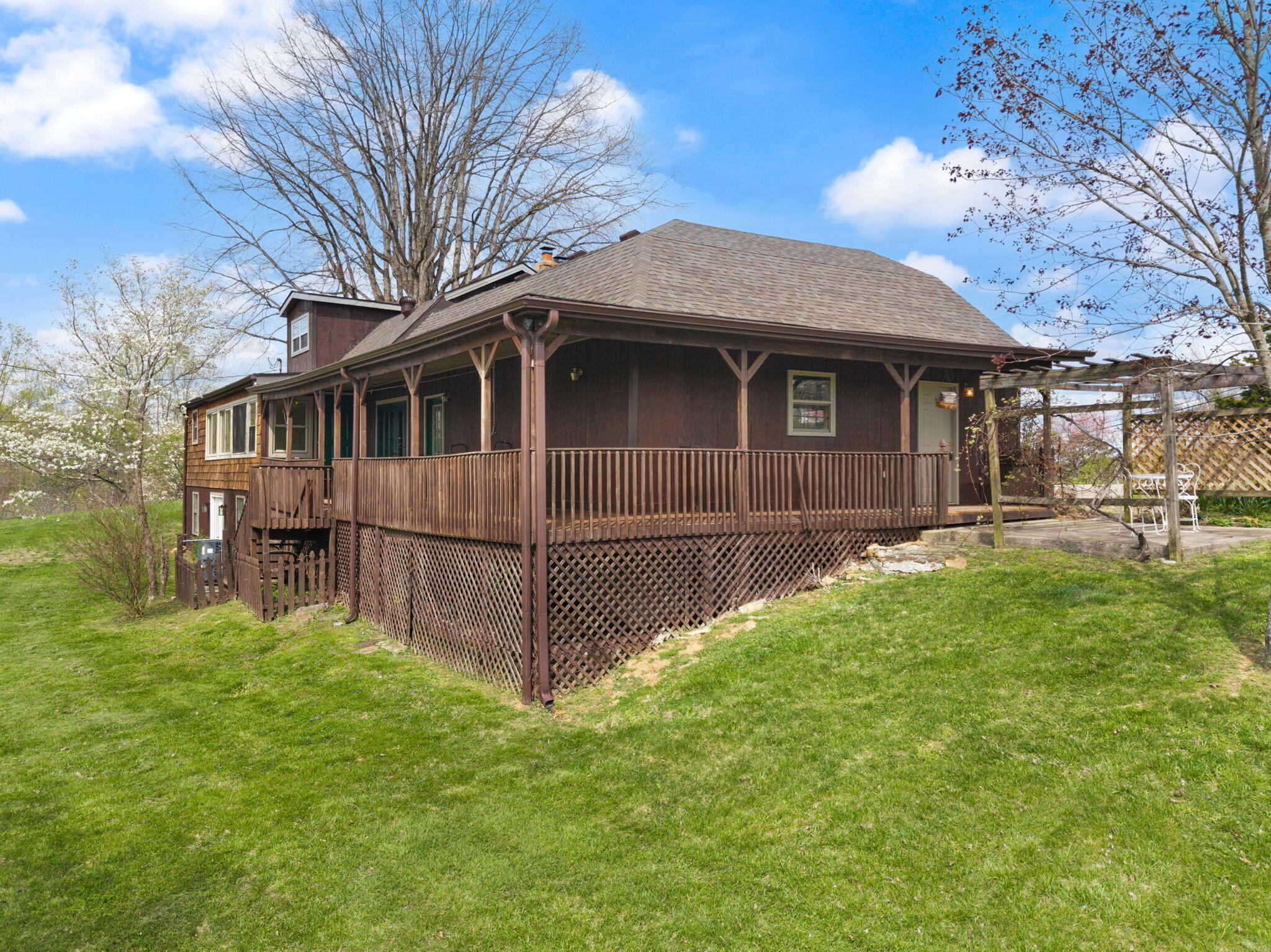 7800 Highway 1643 Property Photo 5