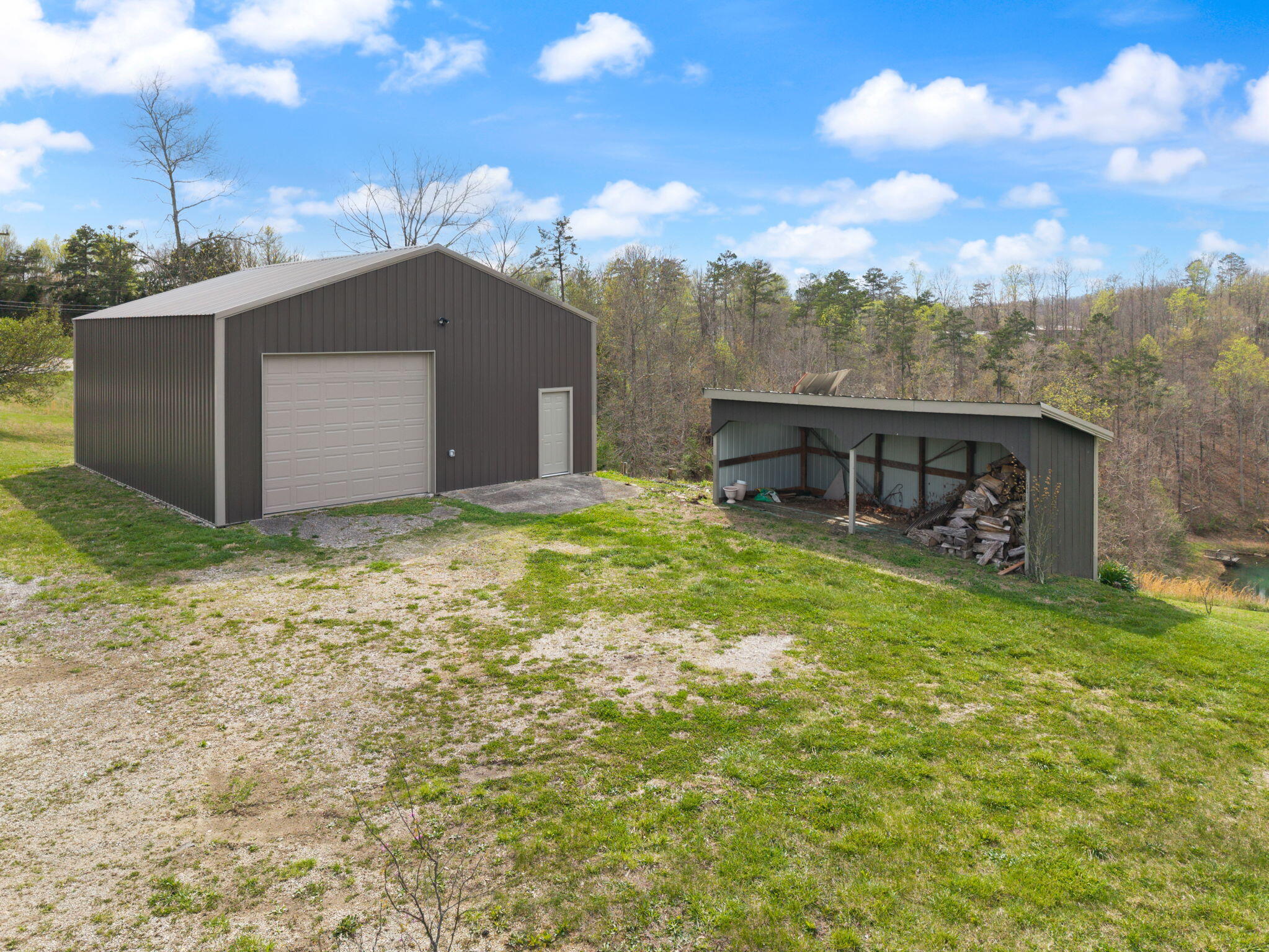 7800 Highway 1643 Property Photo 15