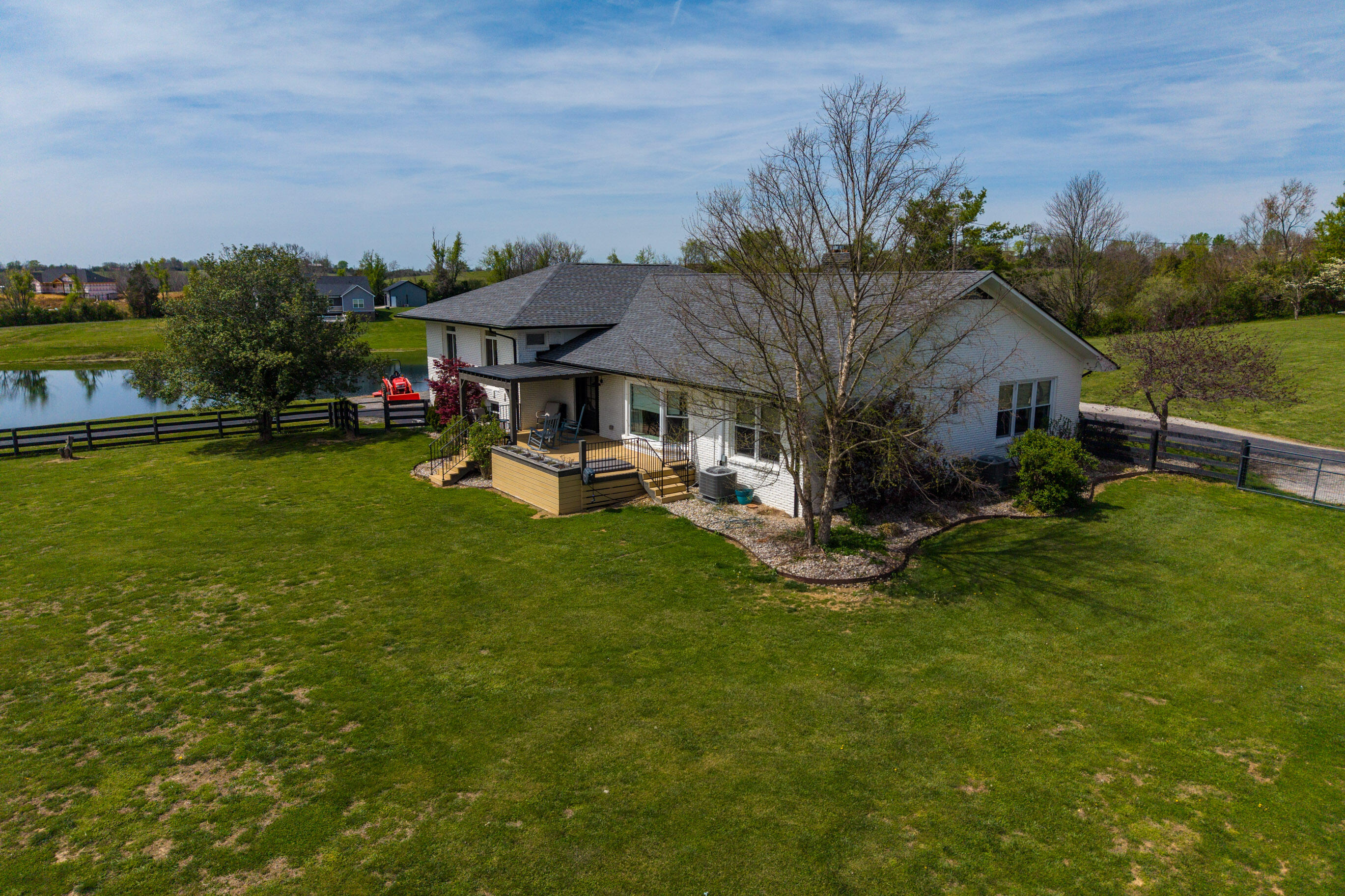 120 Hackett Pike Property Photo 4