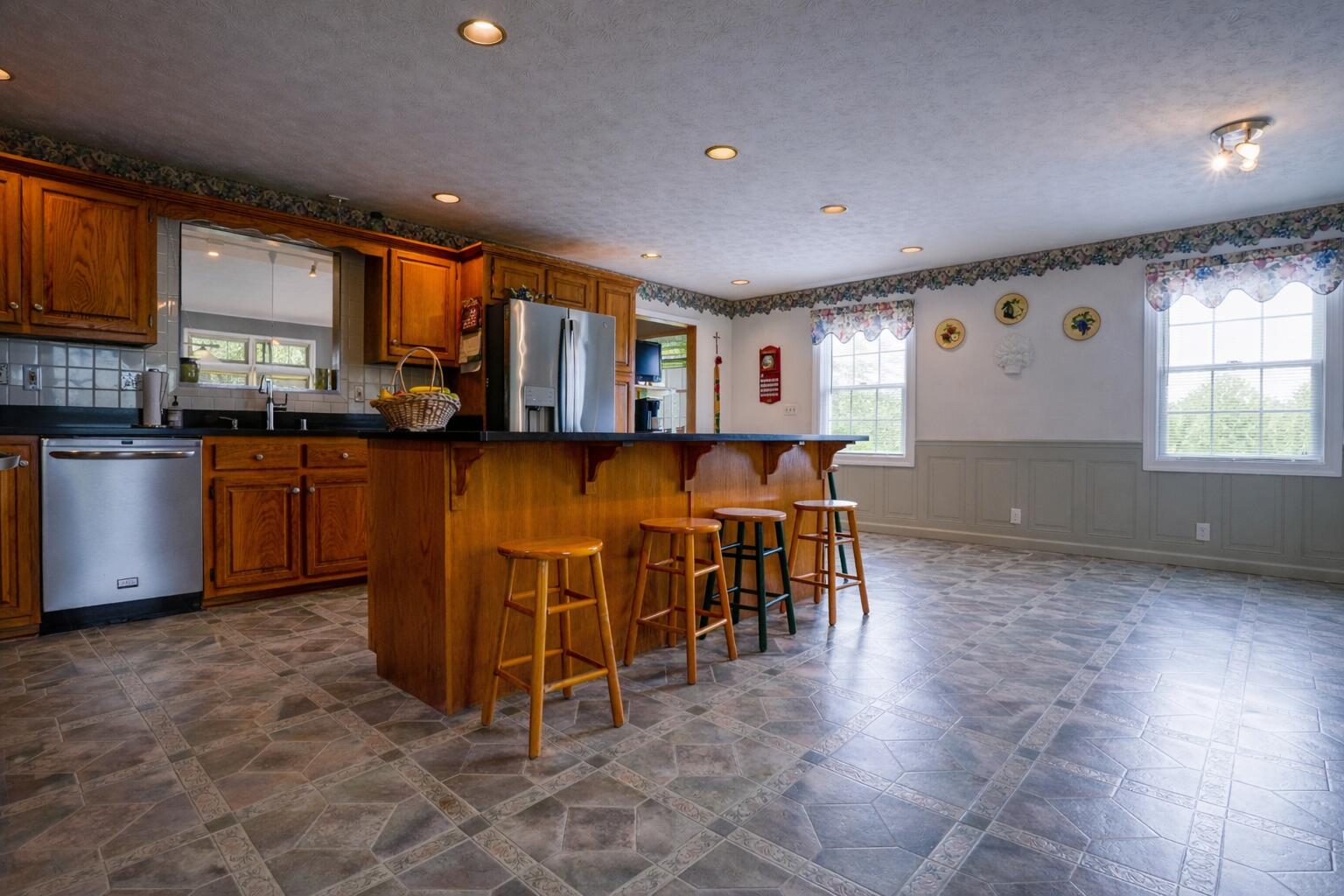 101 Hughley Lane Property Photo 7