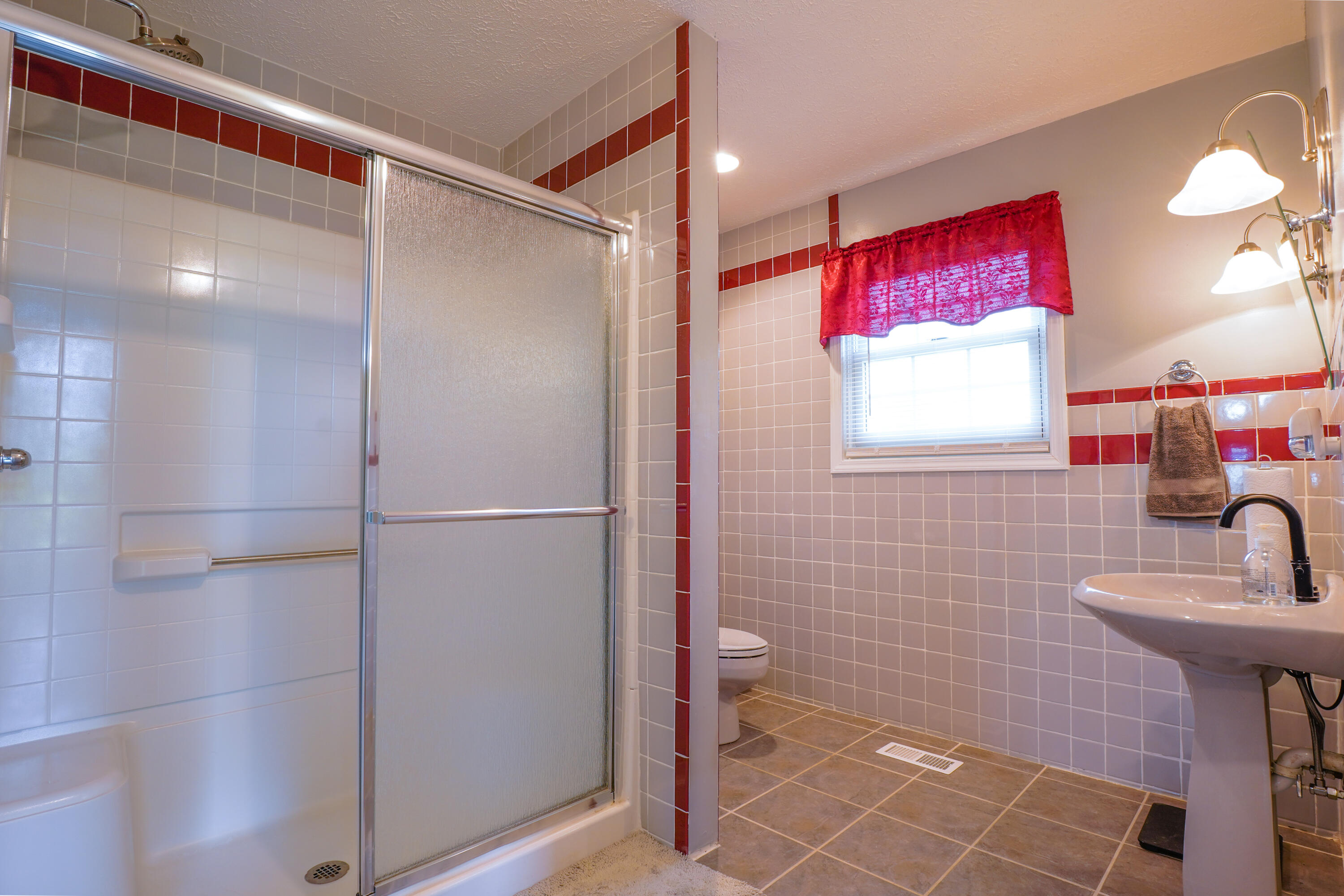 101 Hughley Lane Property Photo 16