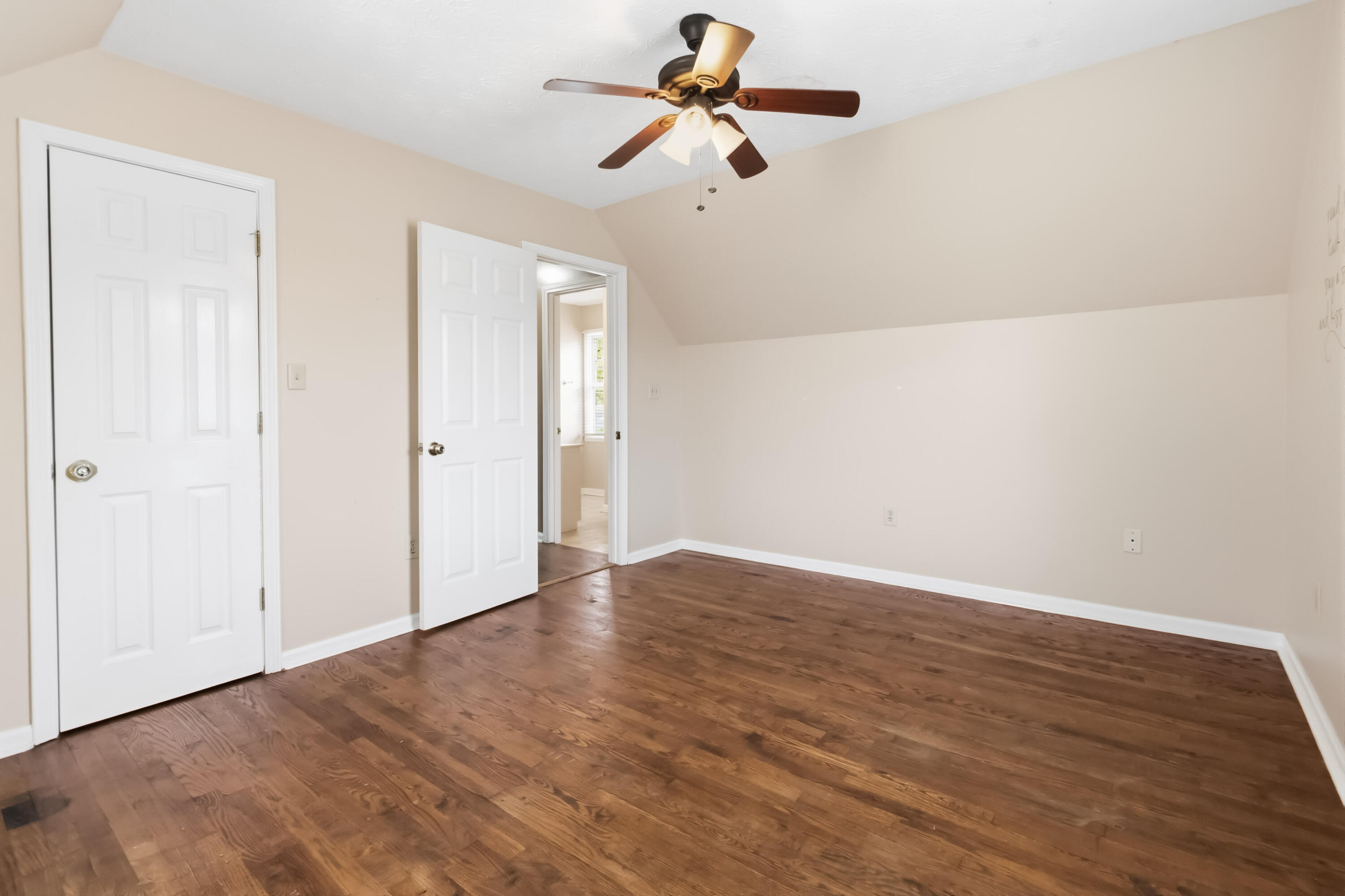 710 E Bryant Street Property Photo 18