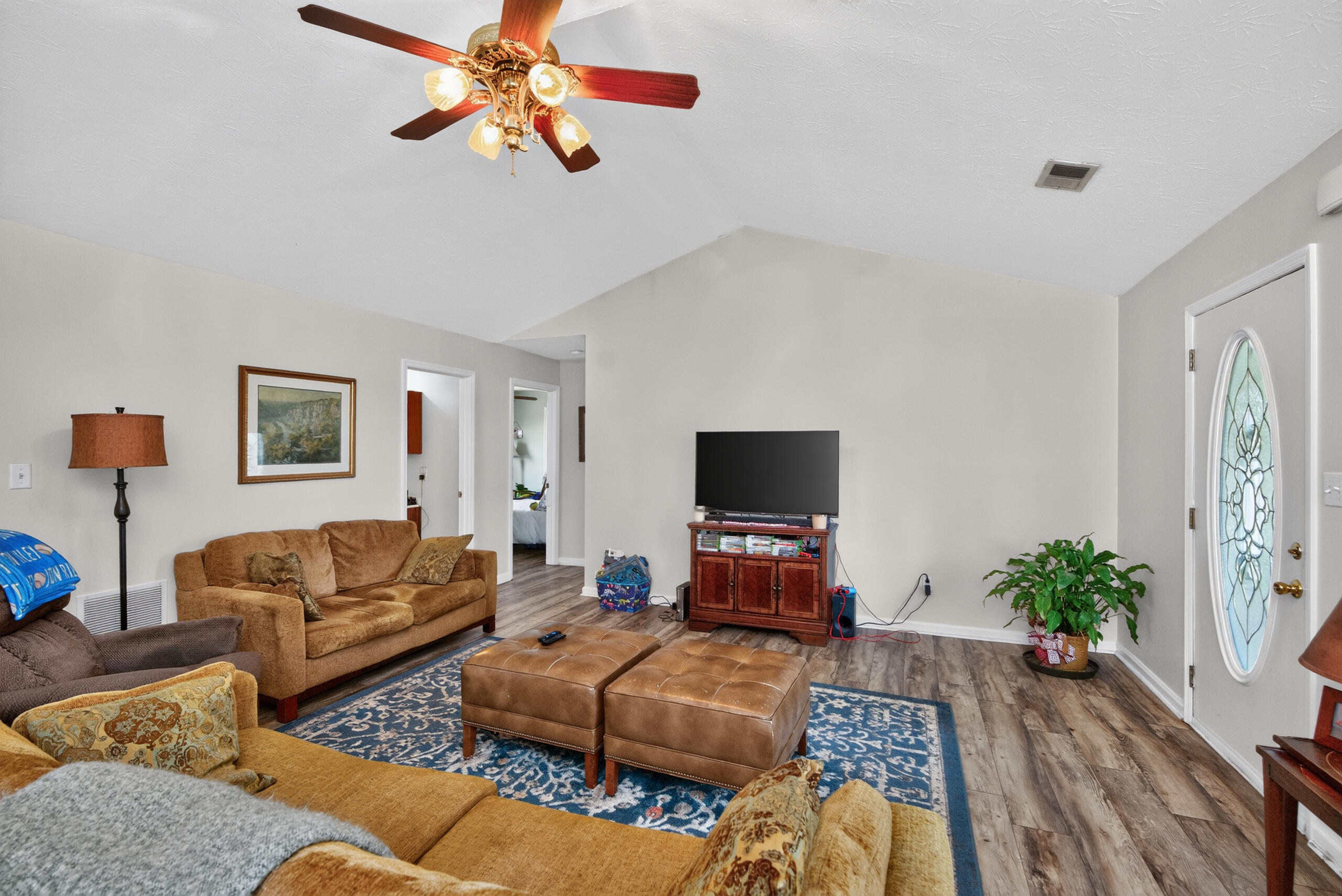 1657 Brassfield Road Property Photo 2