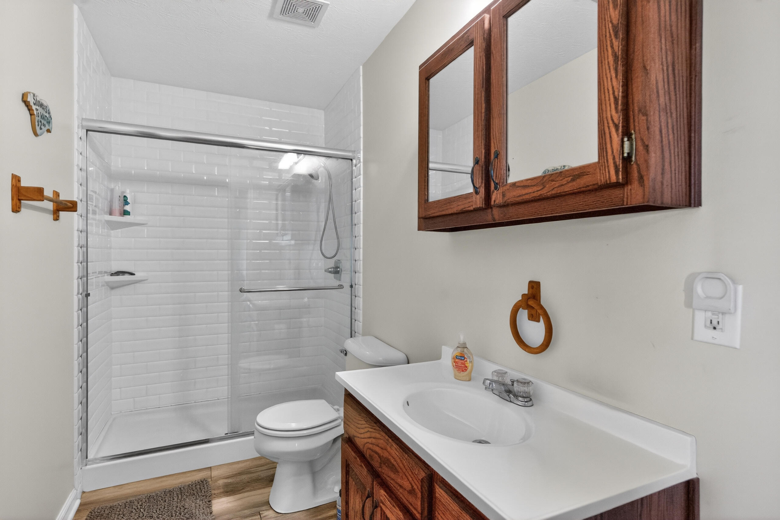 1657 Brassfield Road Property Photo 8