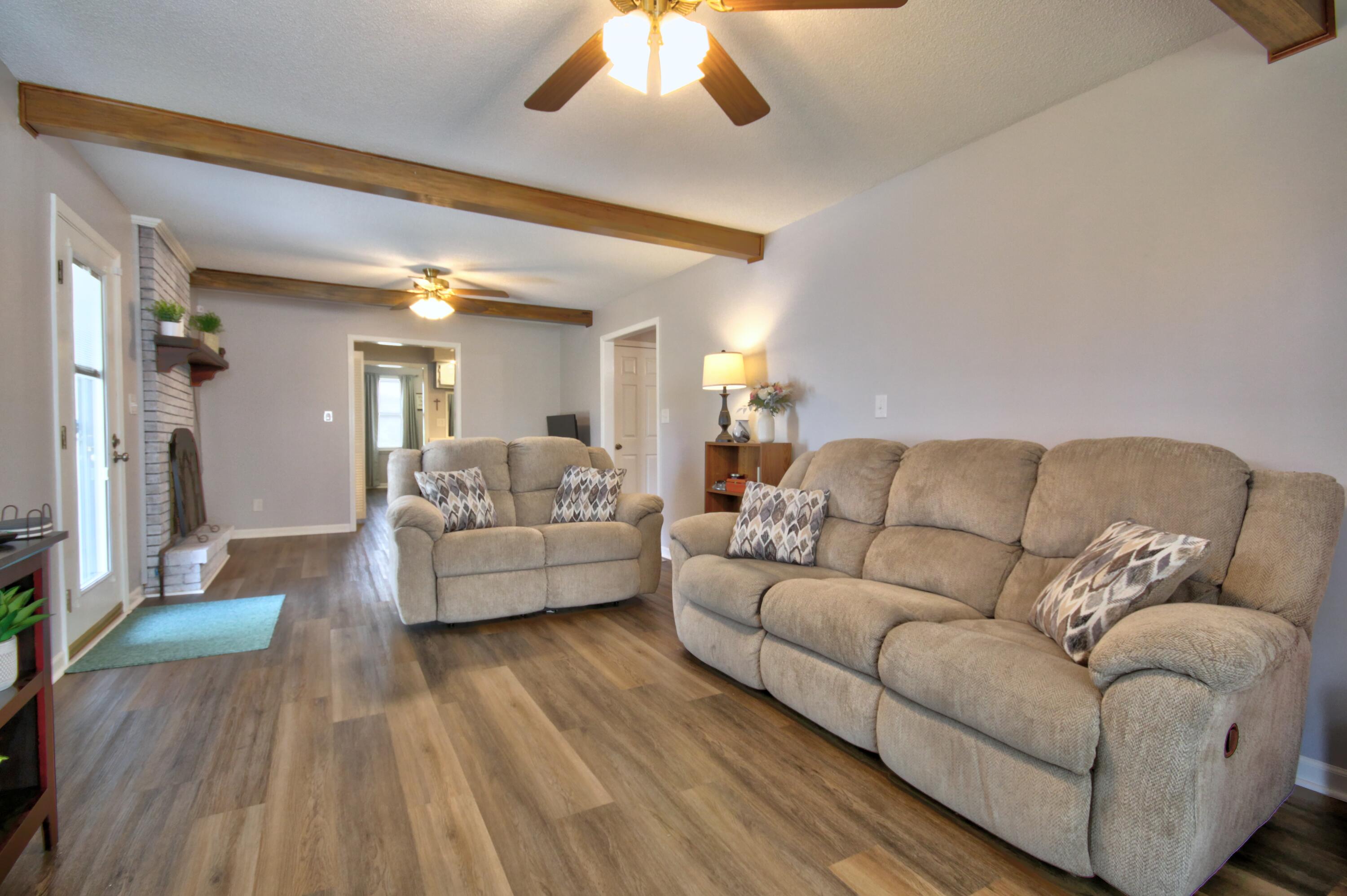 1207 Yorkshire Estates Road Property Photo 6