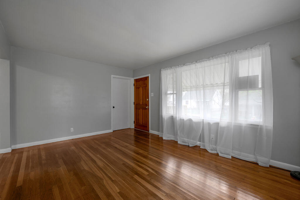 829 Carneal Road Property Photo 6