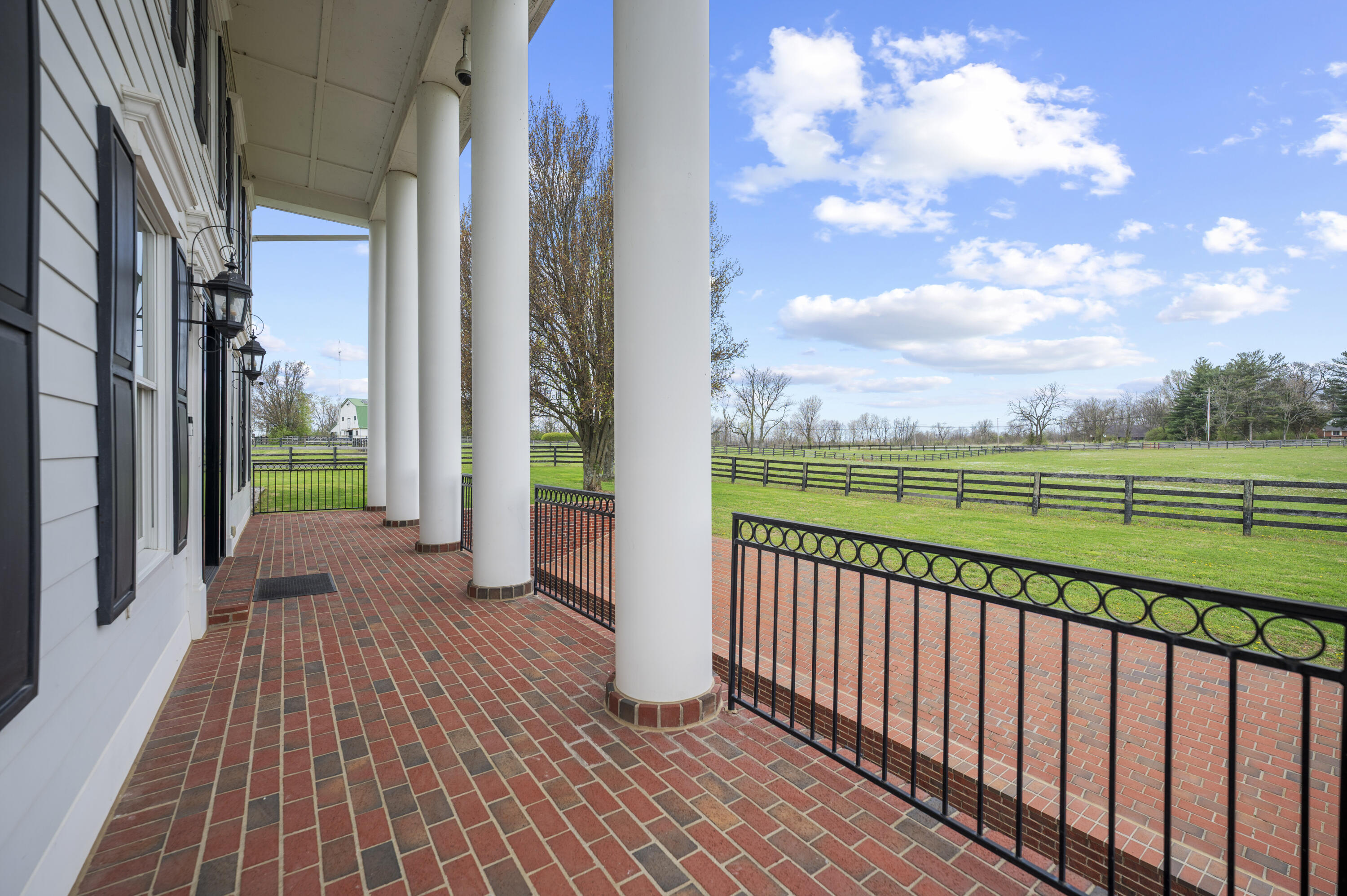 3600 Briar Hill Road Property Photo 14