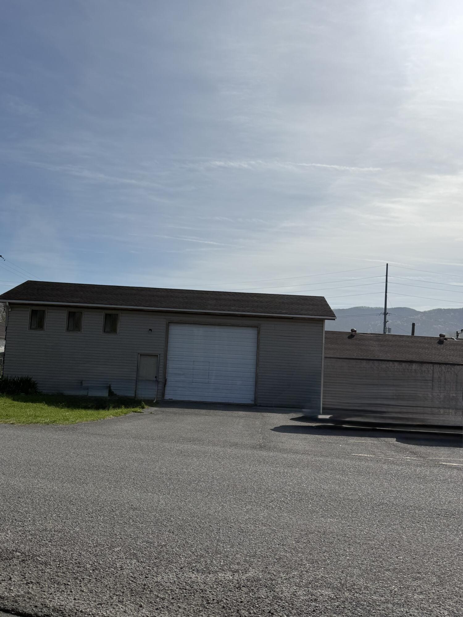 725 N 19th Street Property Photo 4