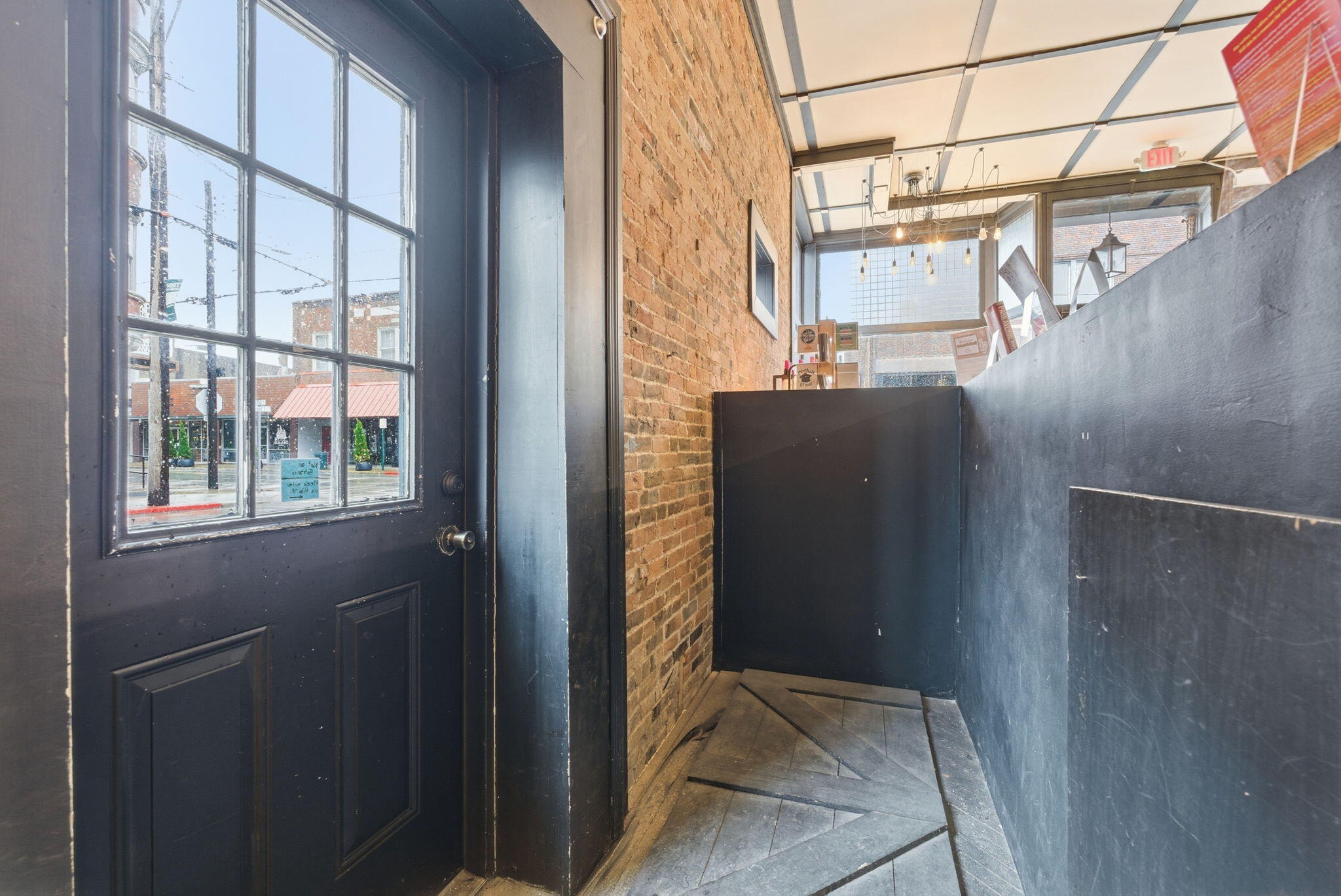 201 E Pike Street Property Photo 18