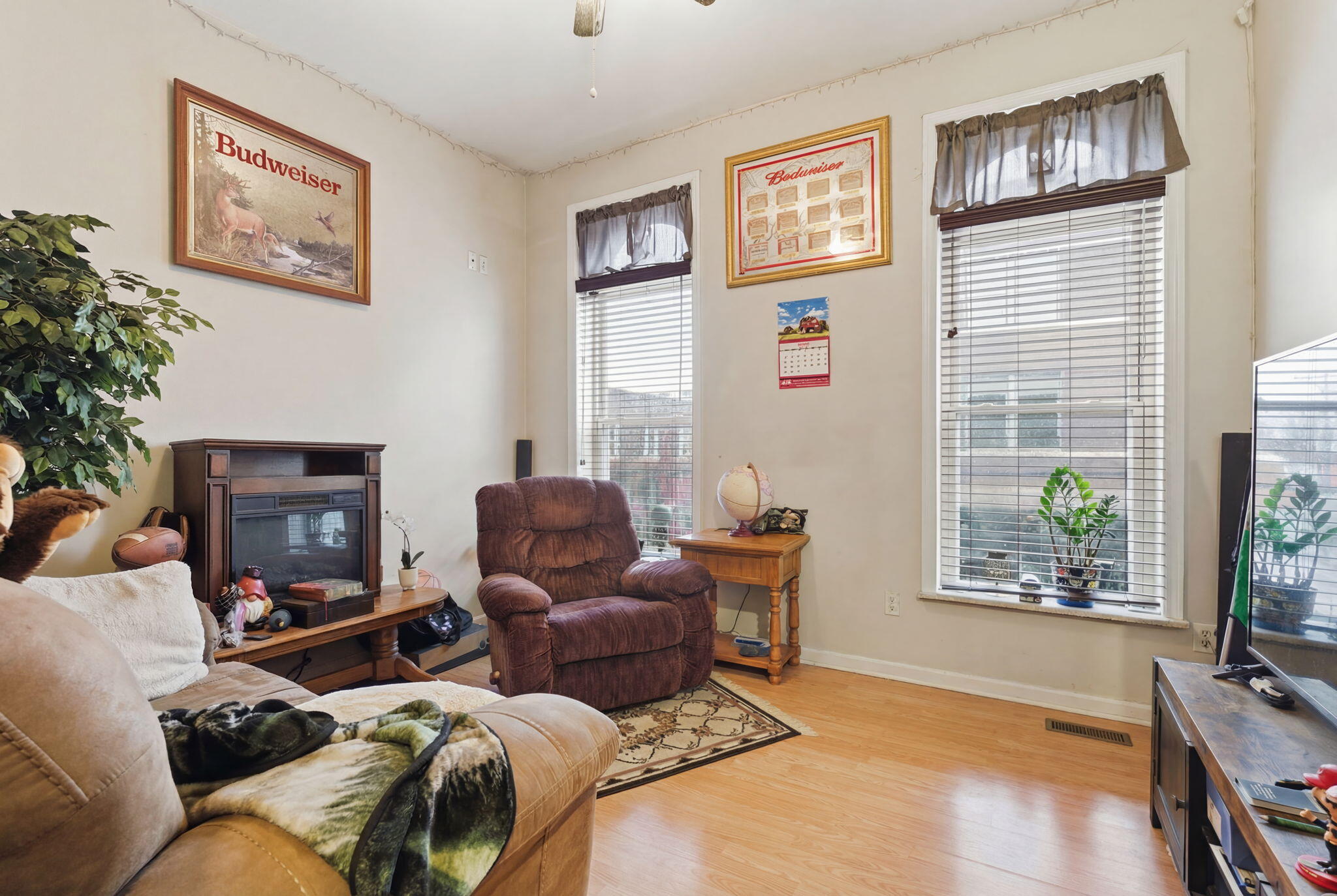 201 E Pike Street Property Photo 23