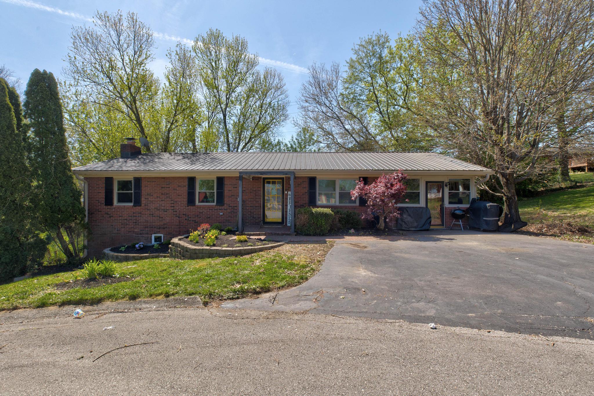 122 Azalea Court Property Photo 2