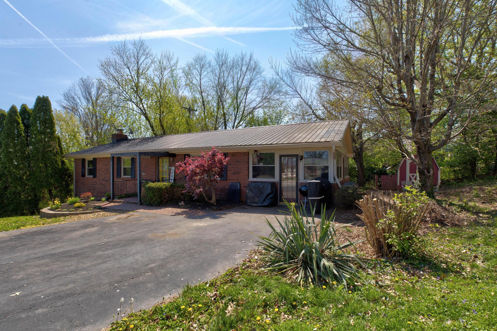 122 Azalea Court Property Photo 6