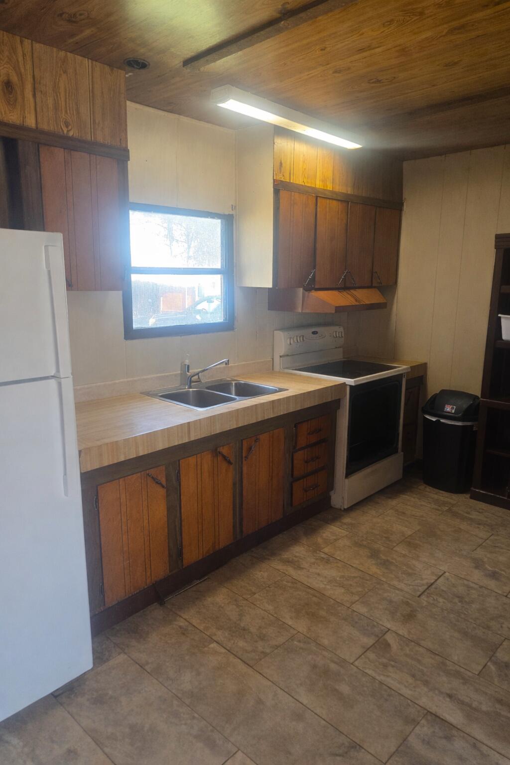 271 Estes Road Property Photo 7
