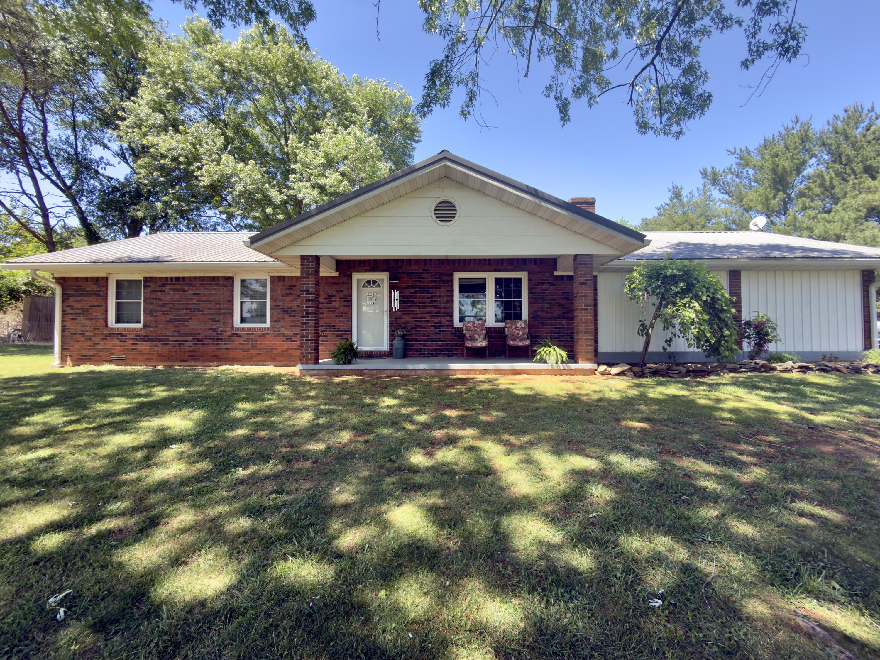 202 Willa Drive Property Photo 1
