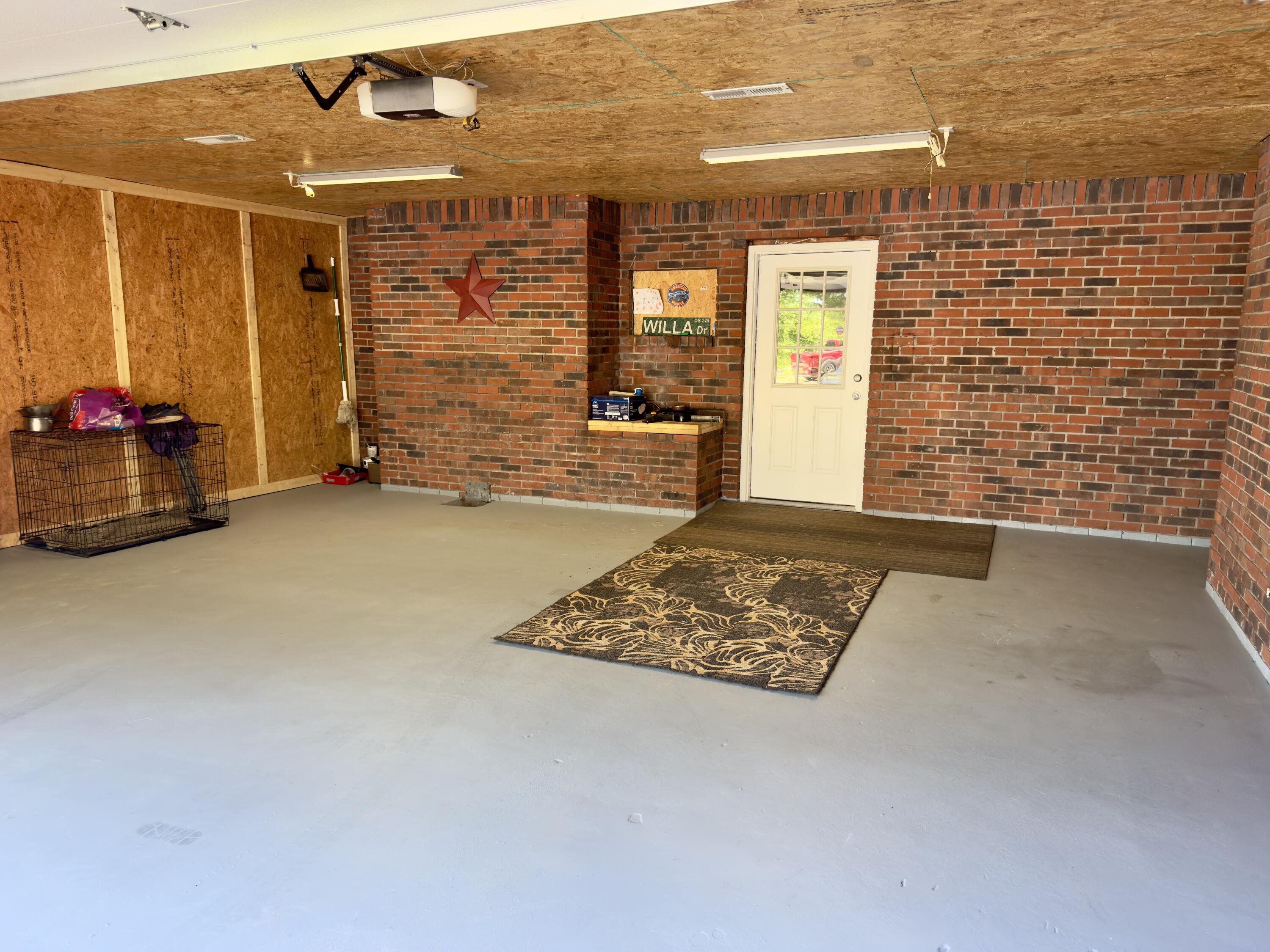 202 Willa Drive Property Photo 8