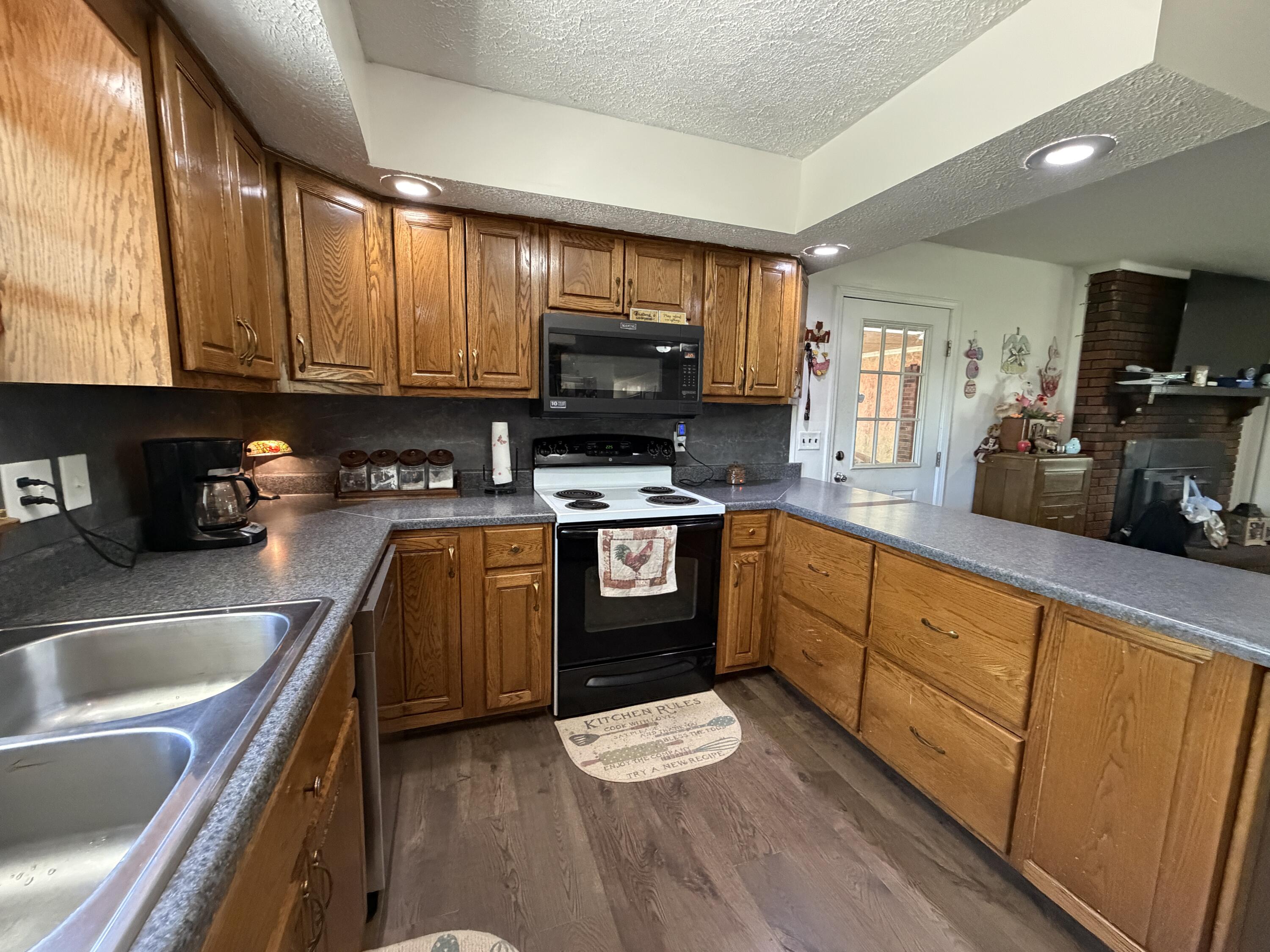 202 Willa Drive Property Photo 14