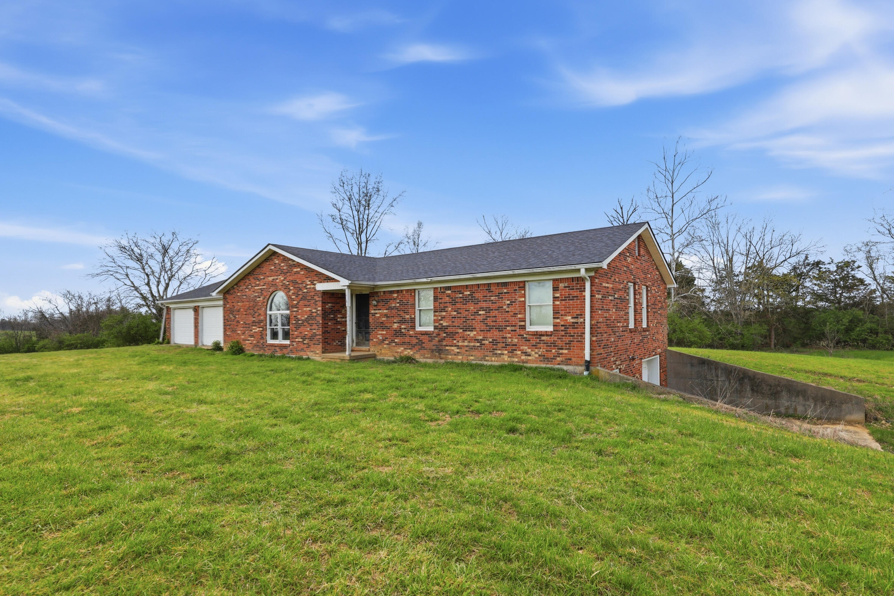 1065 Highview Drive Property Photo 1