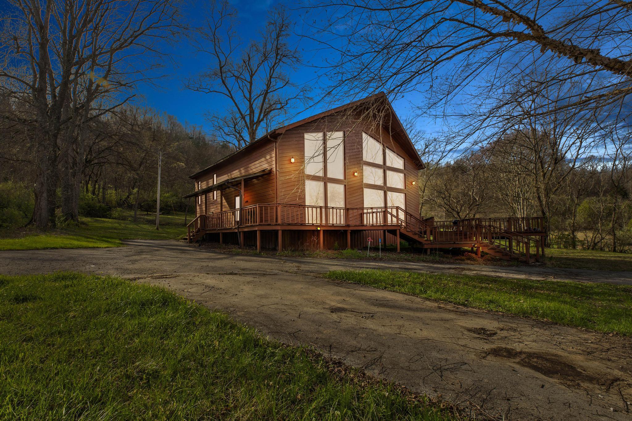 196 Twin Meadows Road Property Photo 1