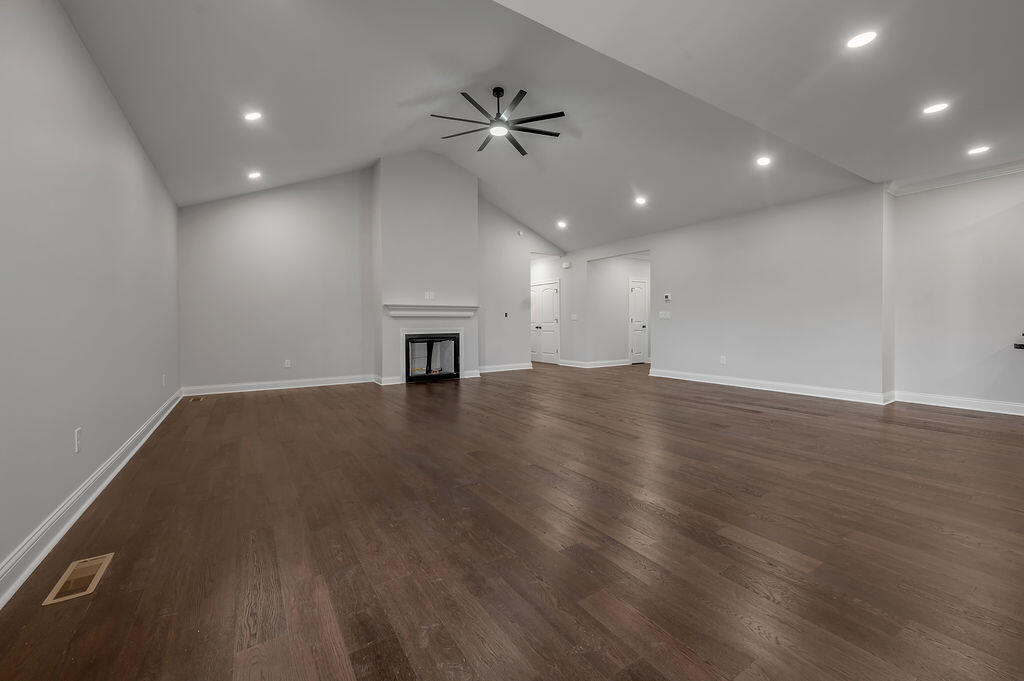 109 Linzi Way Property Photo 2