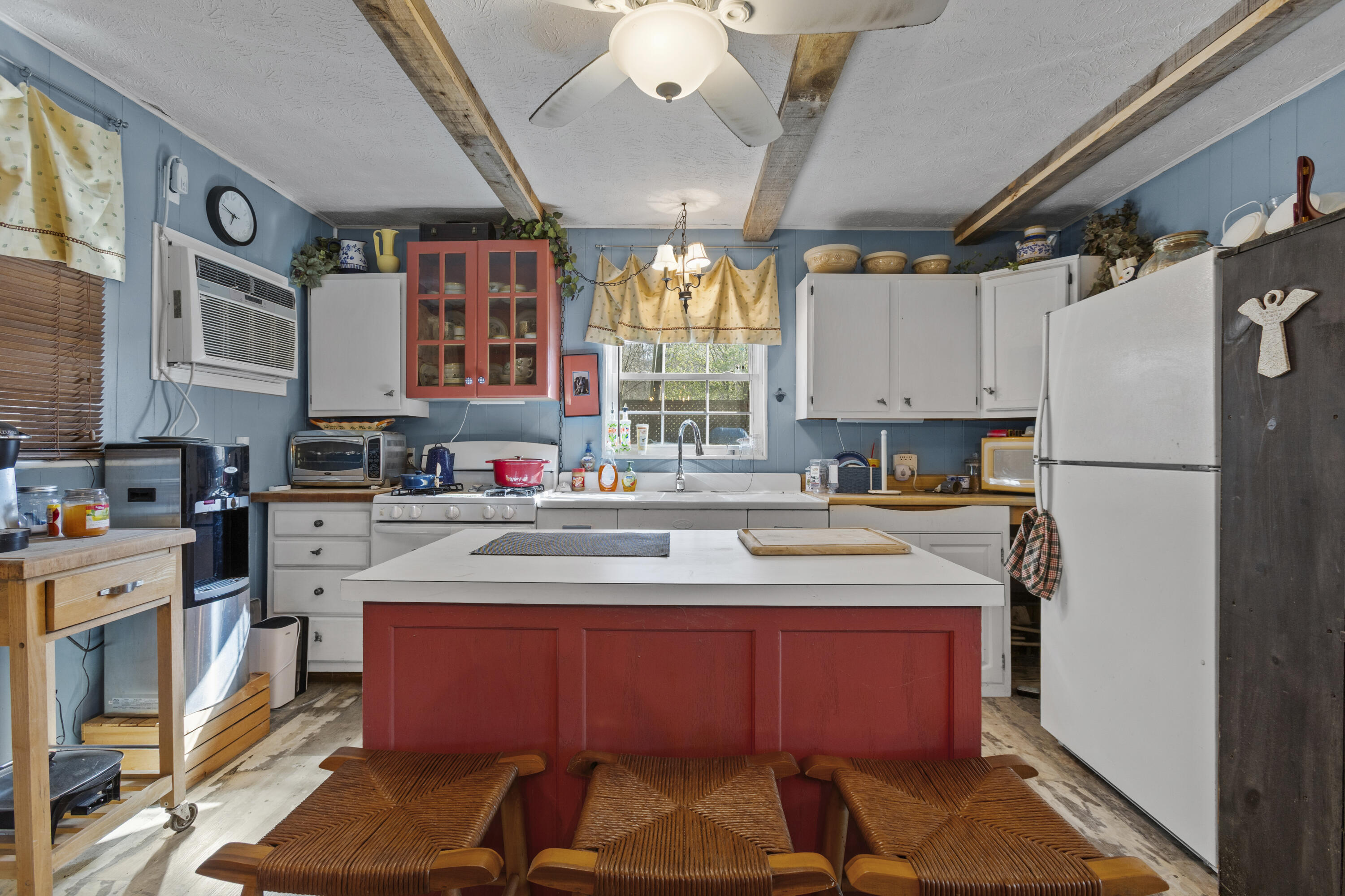 1810 Calk Lake Road Property Photo 11