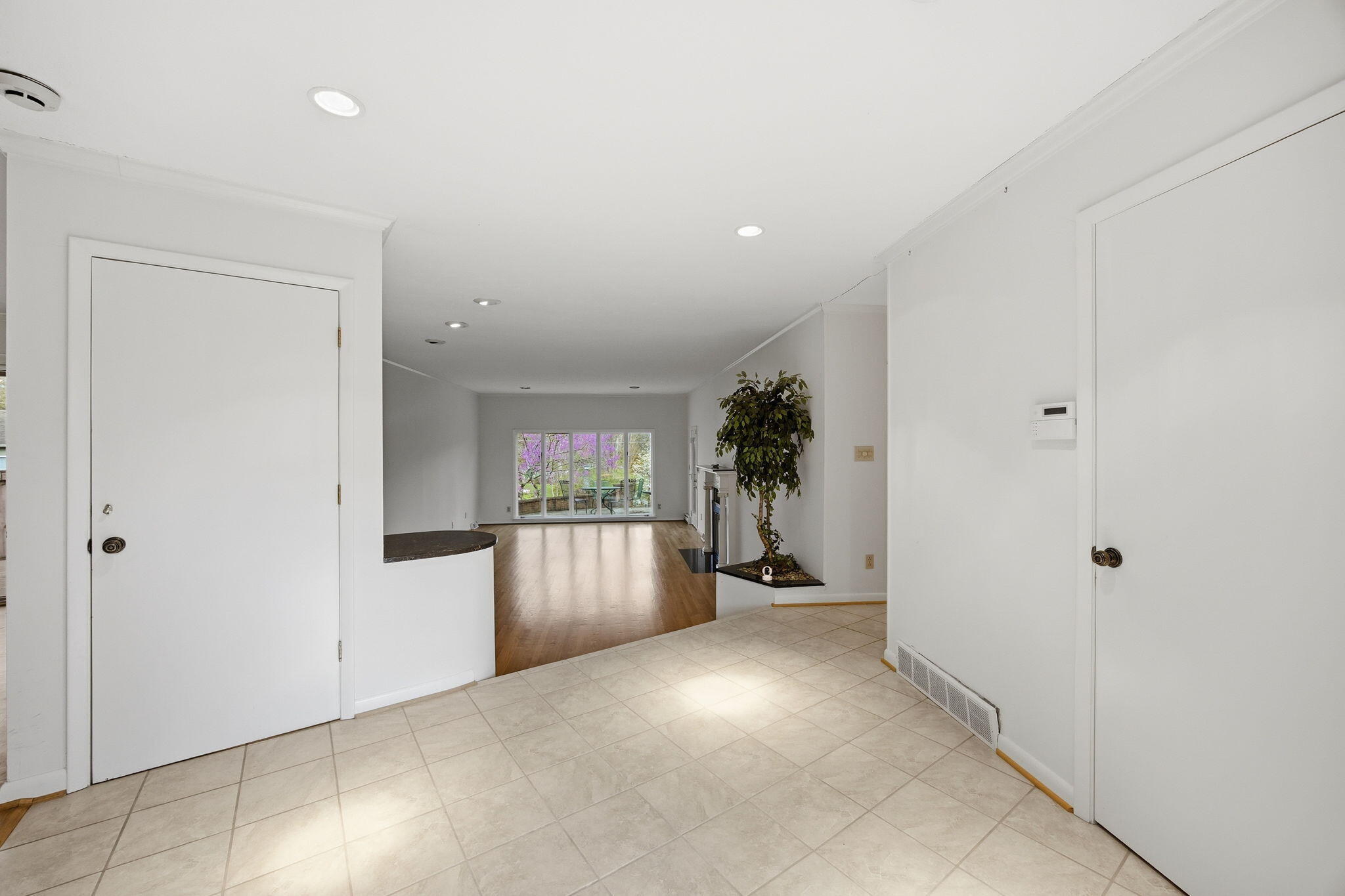 2044 Manor Drive Property Photo 10
