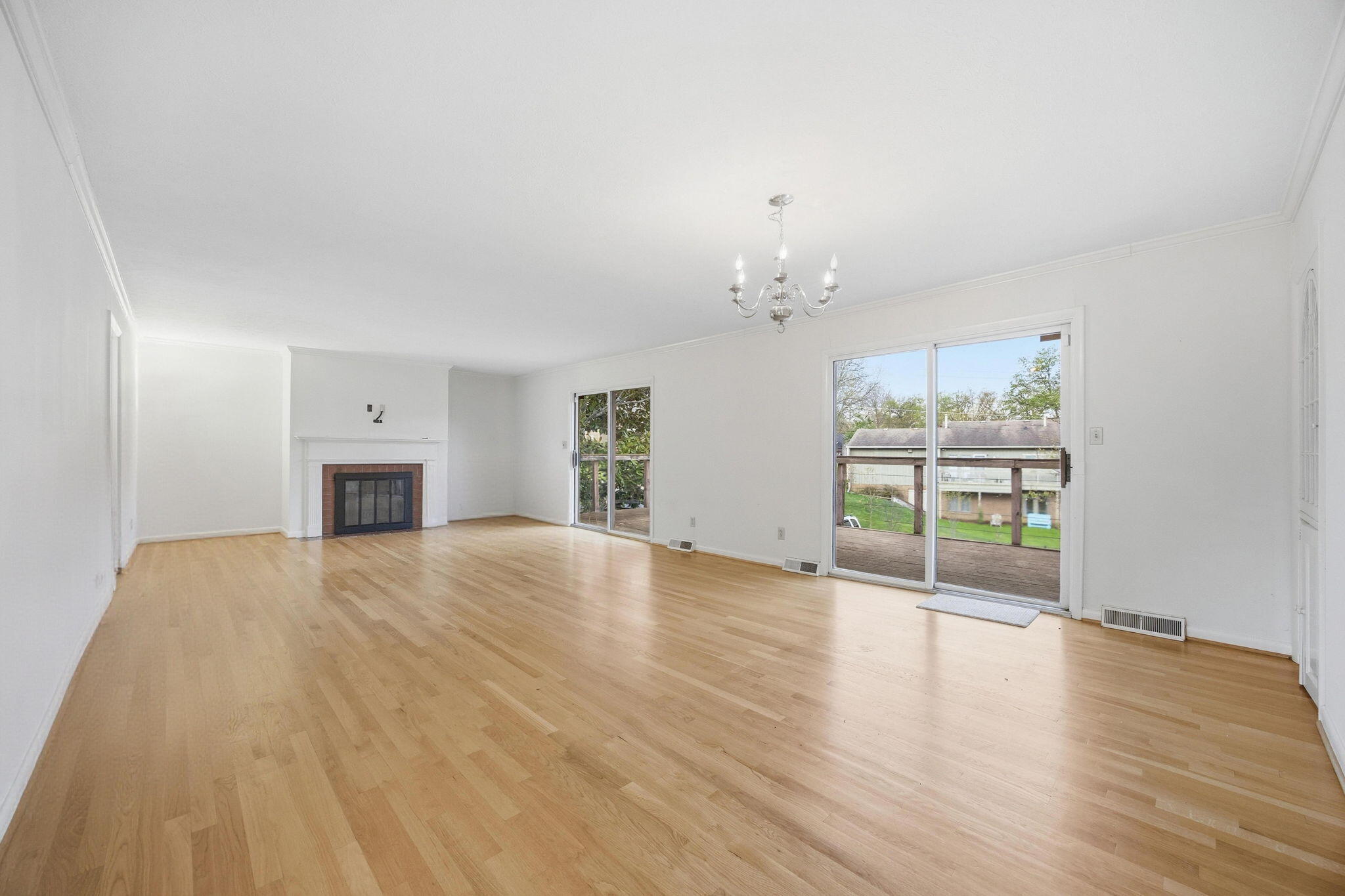 2044 Manor Drive Property Photo 17