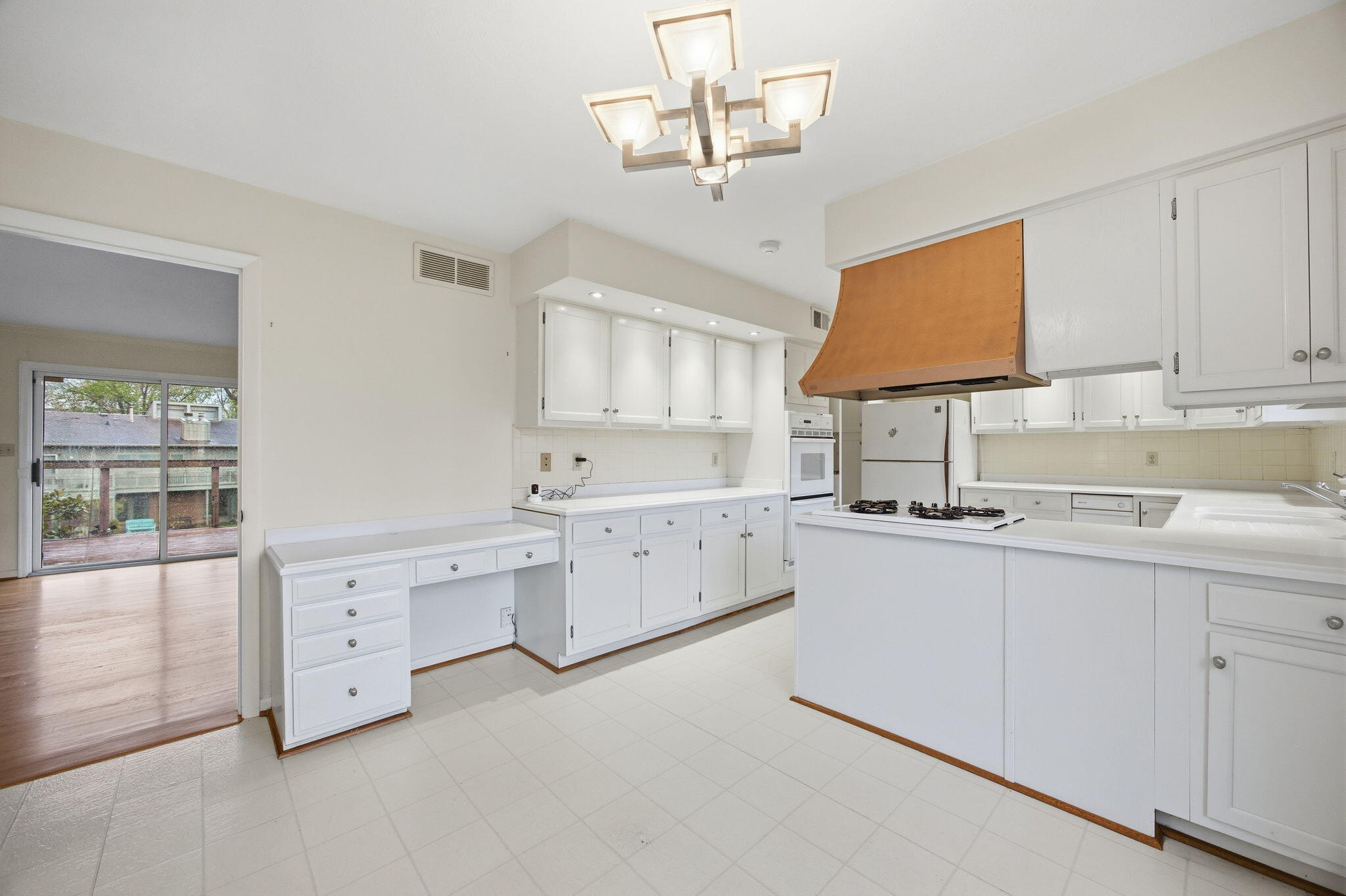 2044 Manor Drive Property Photo 30