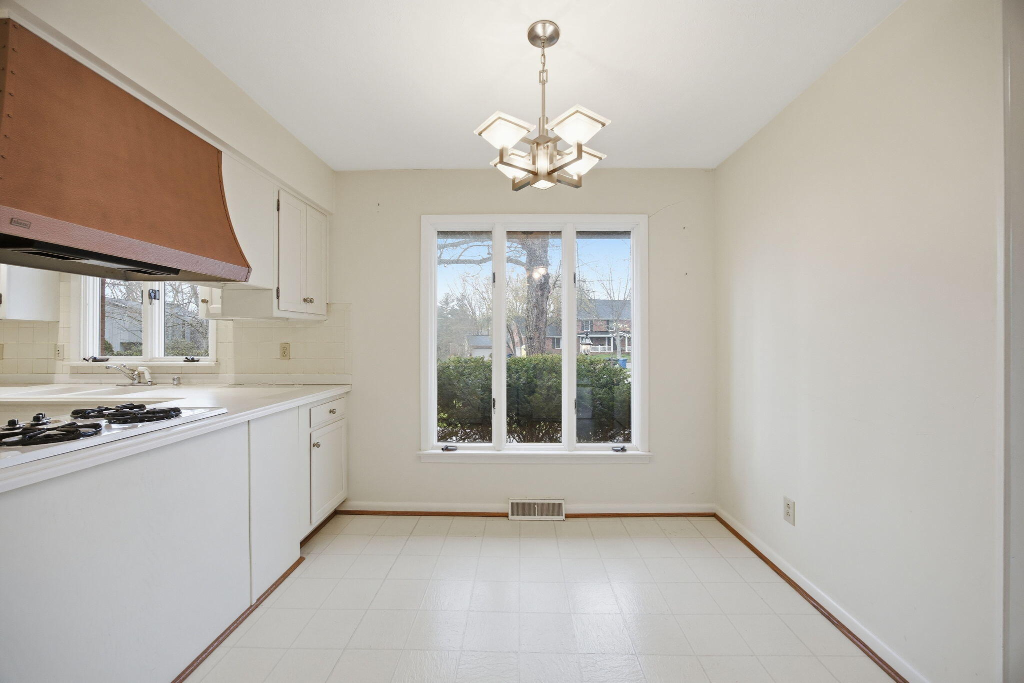 2044 Manor Drive Property Photo 31