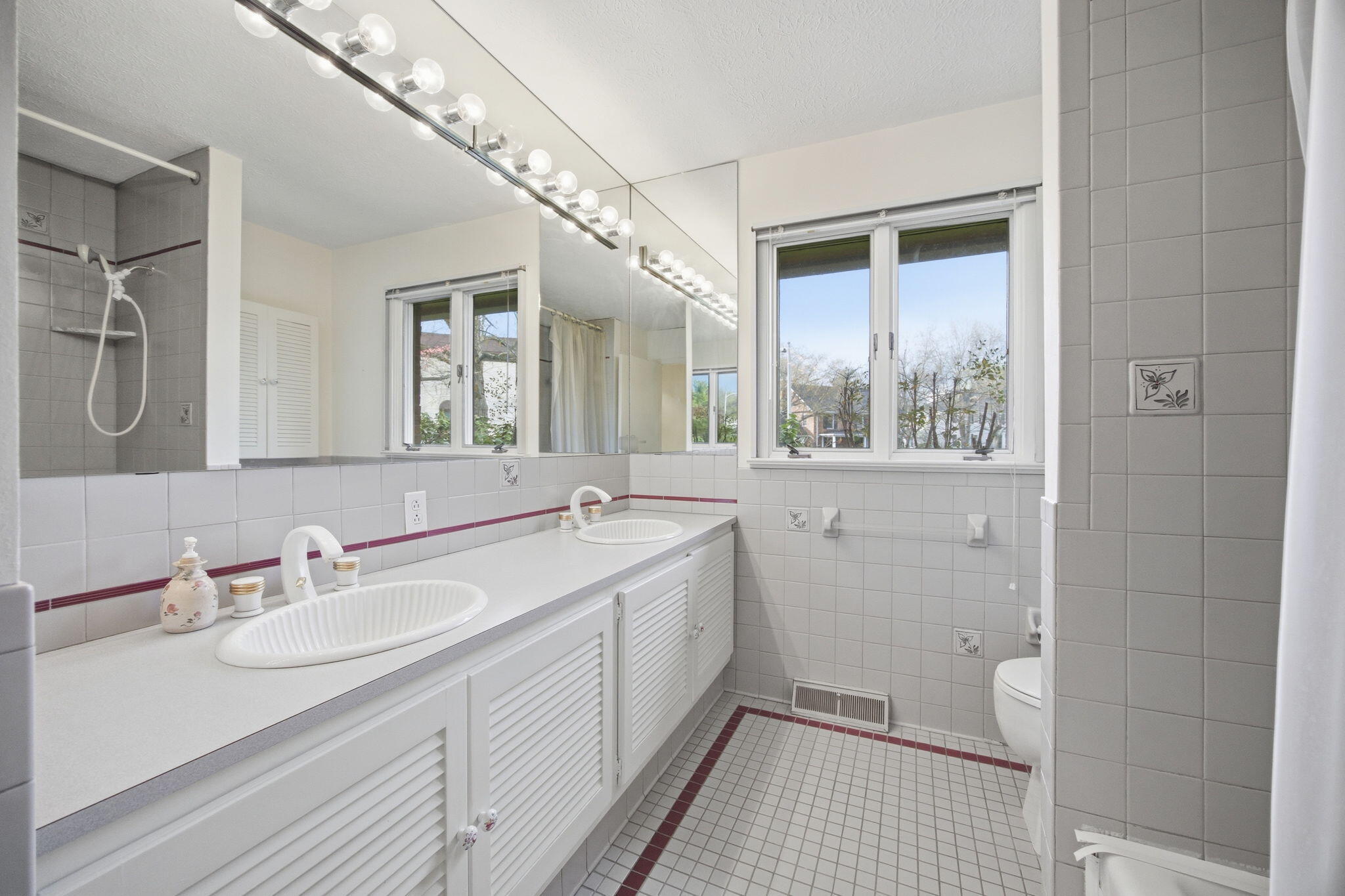 2044 Manor Drive Property Photo 60