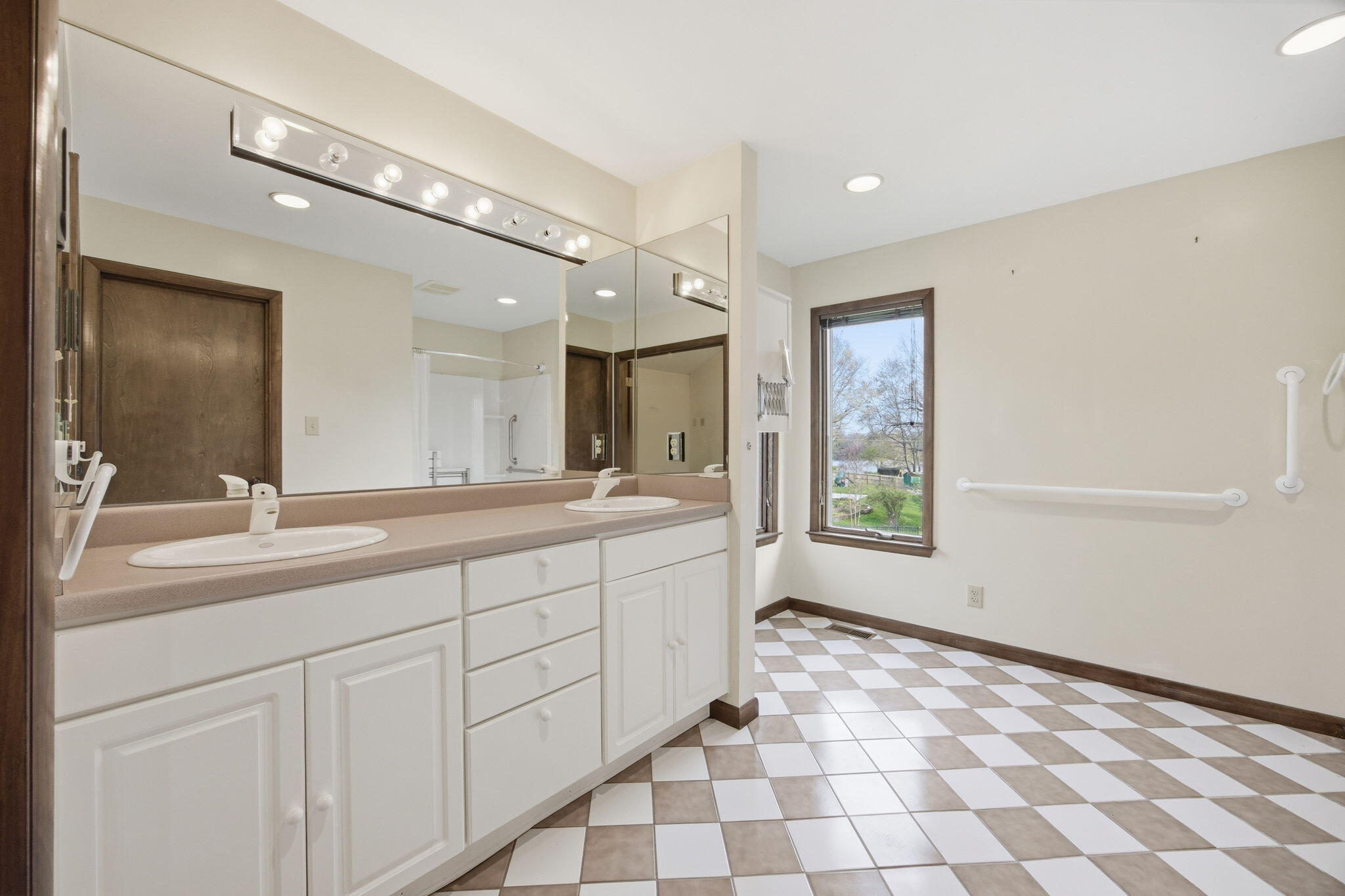2044 Manor Drive Property Photo 72