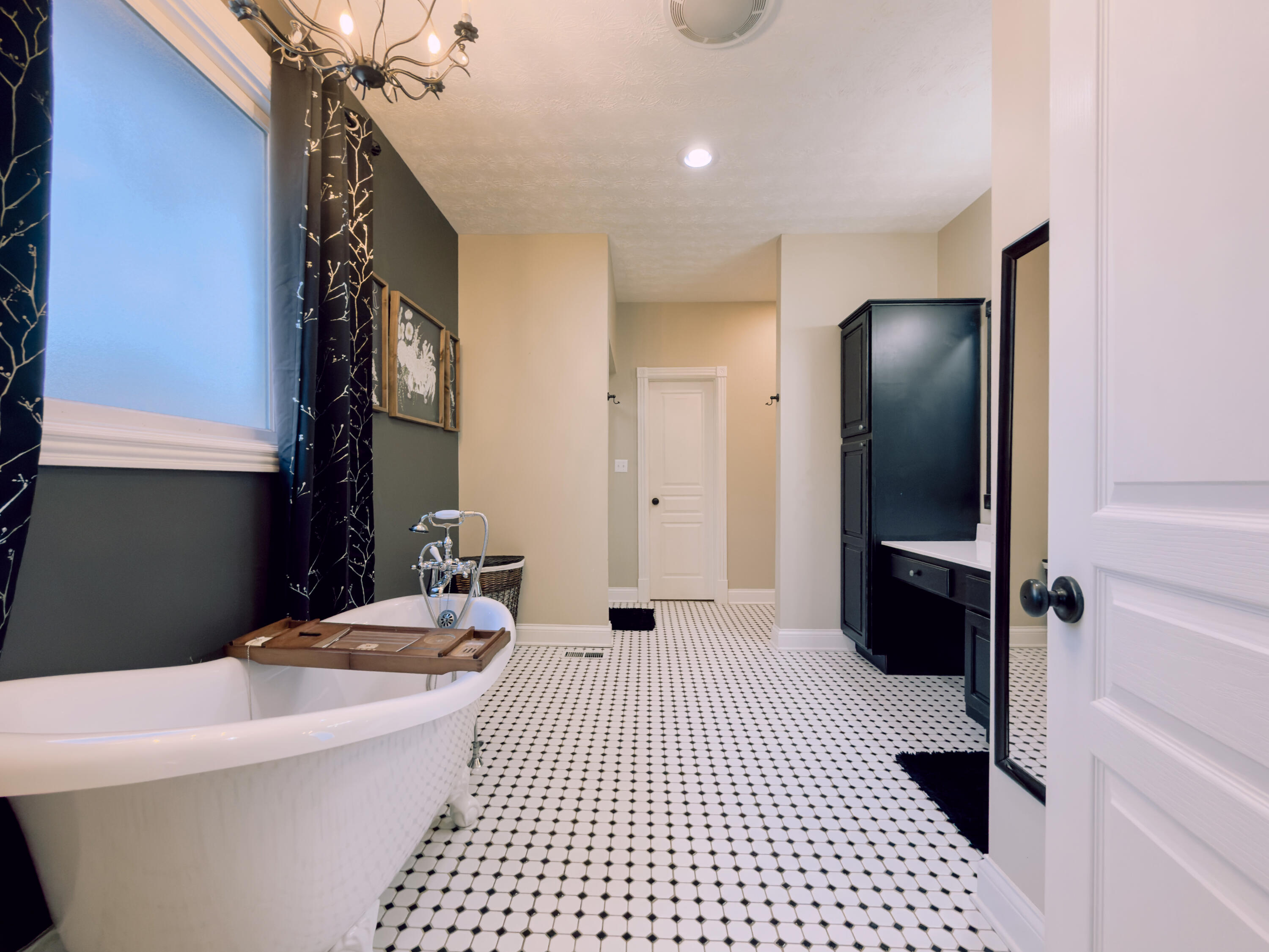 104 Easy Street Property Photo 34