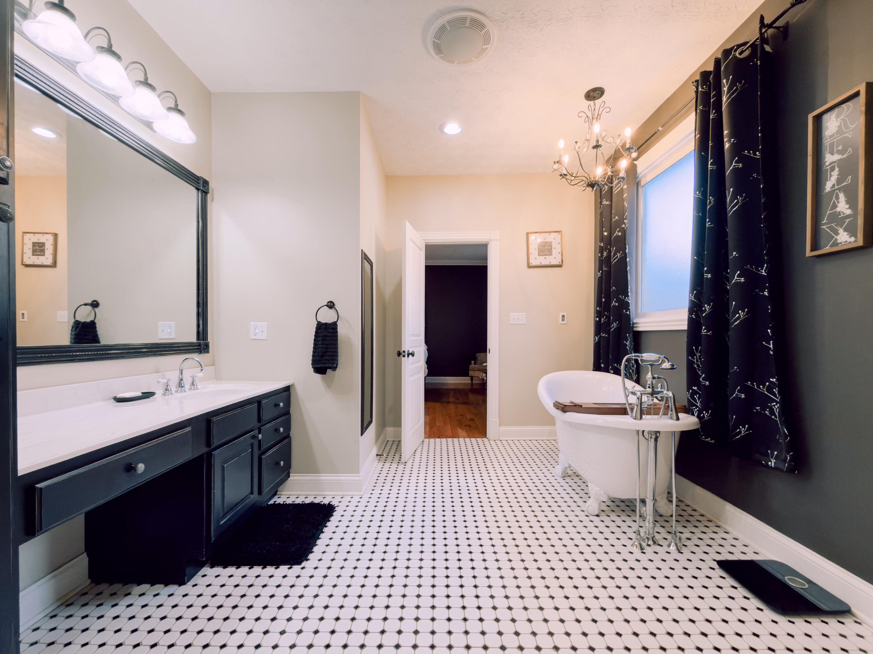 104 Easy Street Property Photo 38