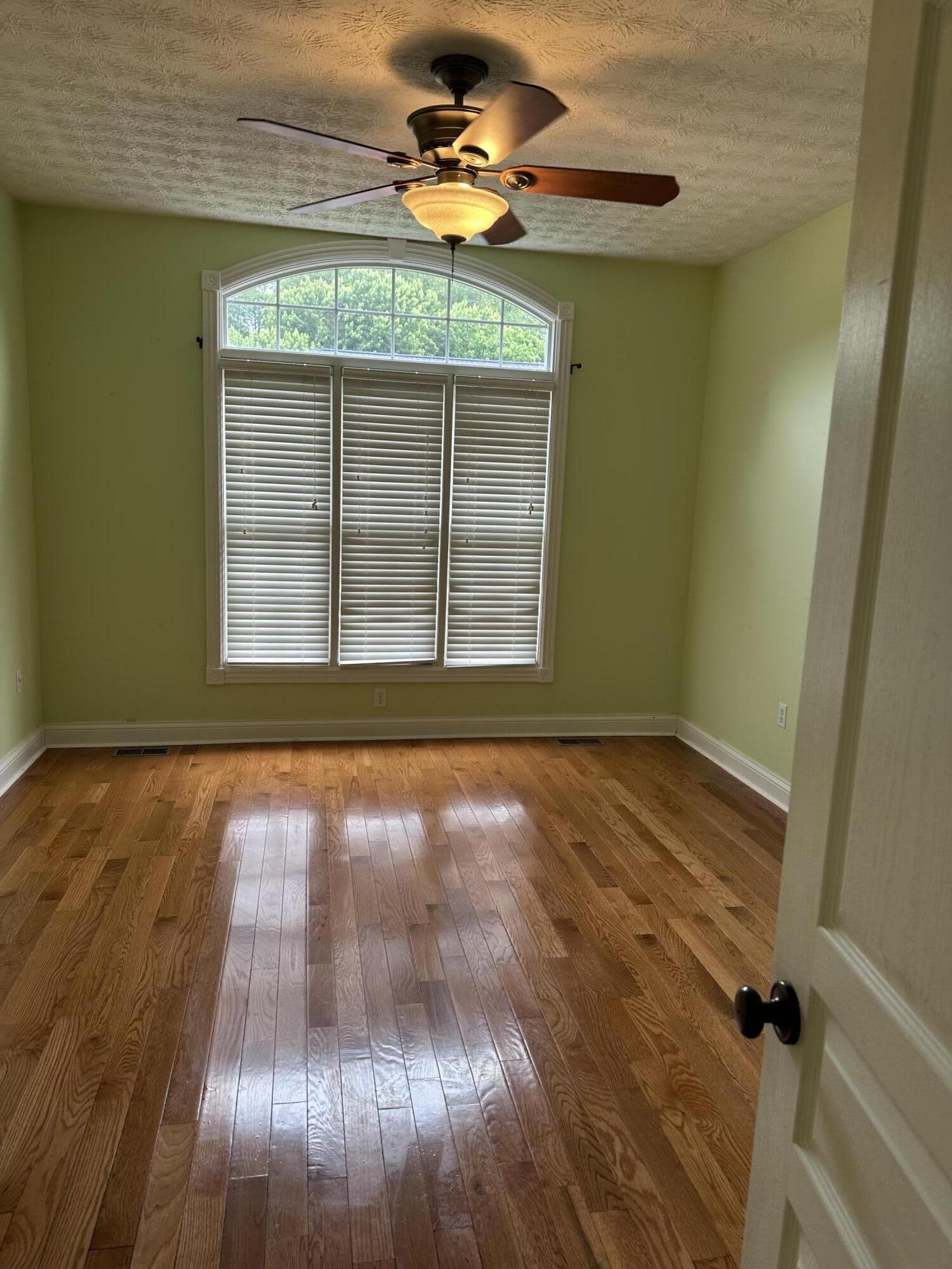 104 Easy Street Property Photo 41