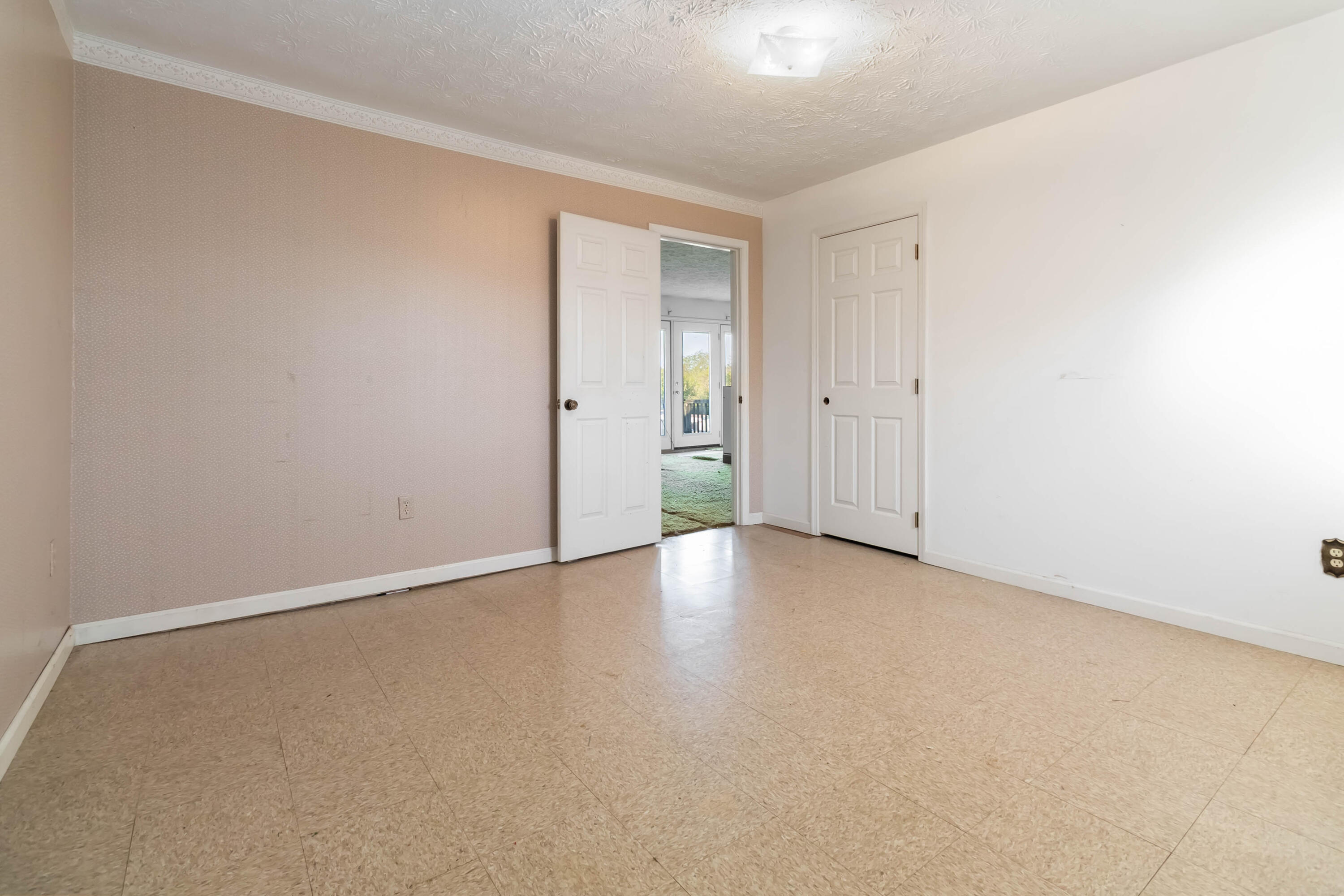 85 Walnut Street Property Photo 4