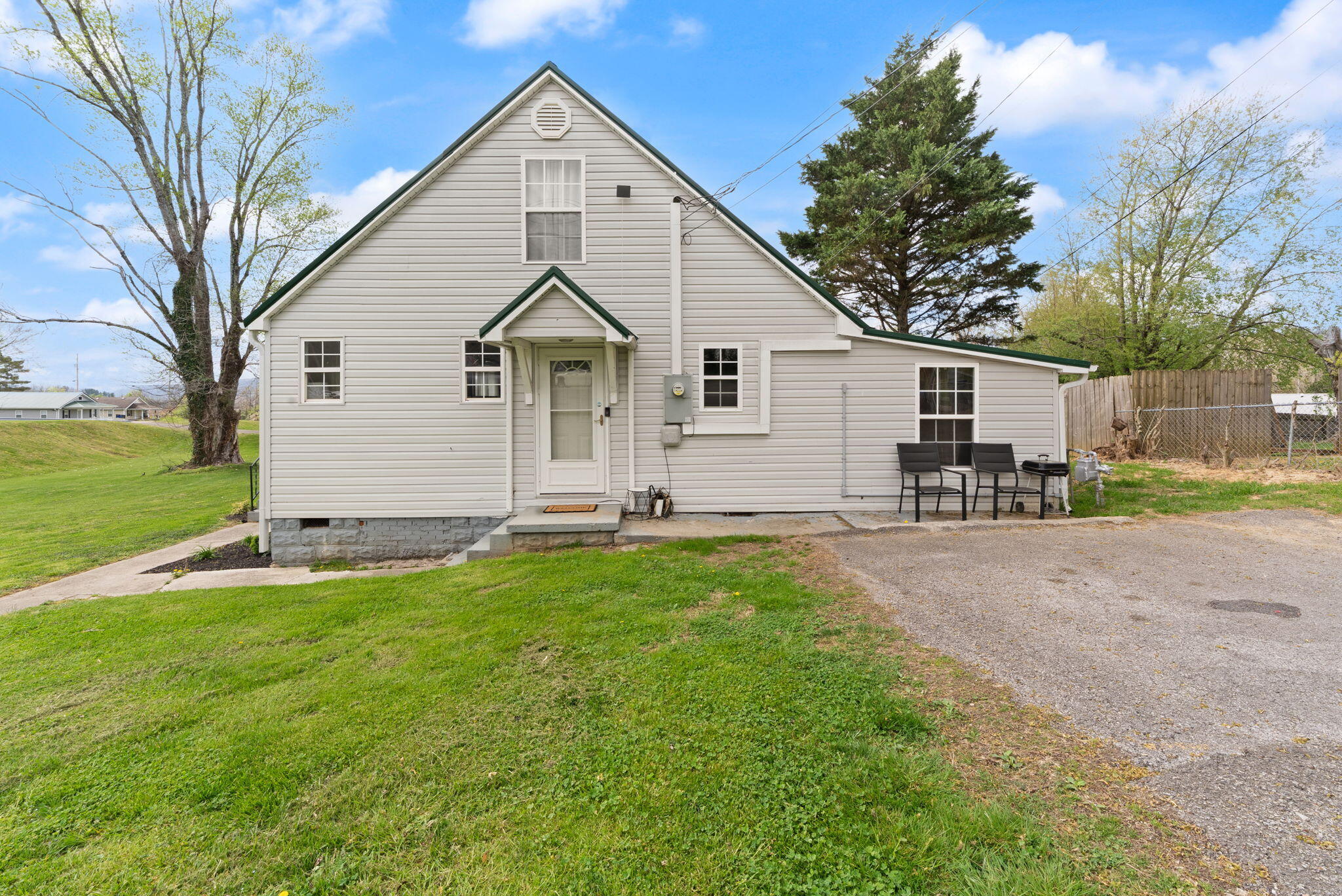 31 Cemetery Road Property Photo 3