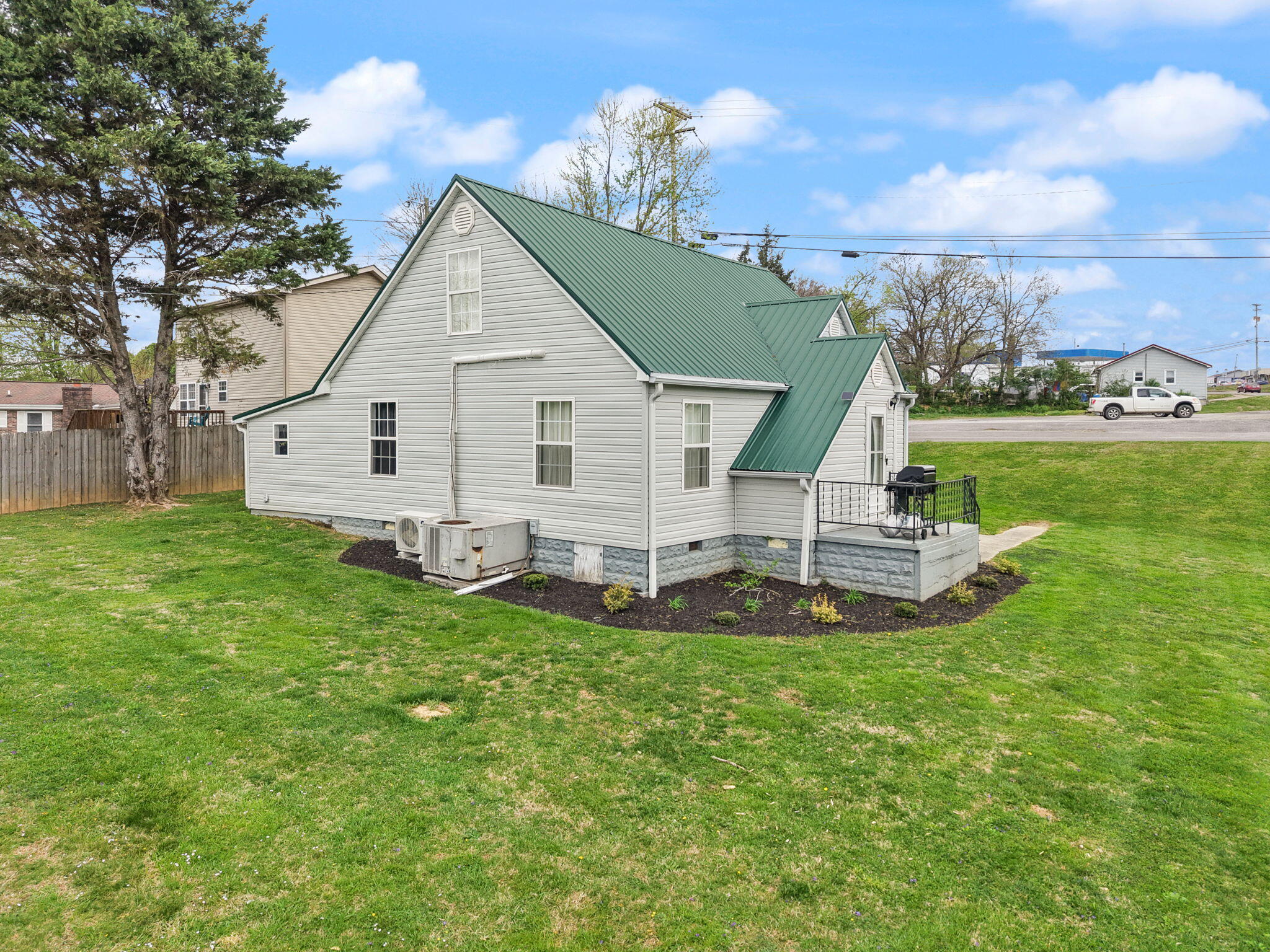 31 Cemetery Road Property Photo 38