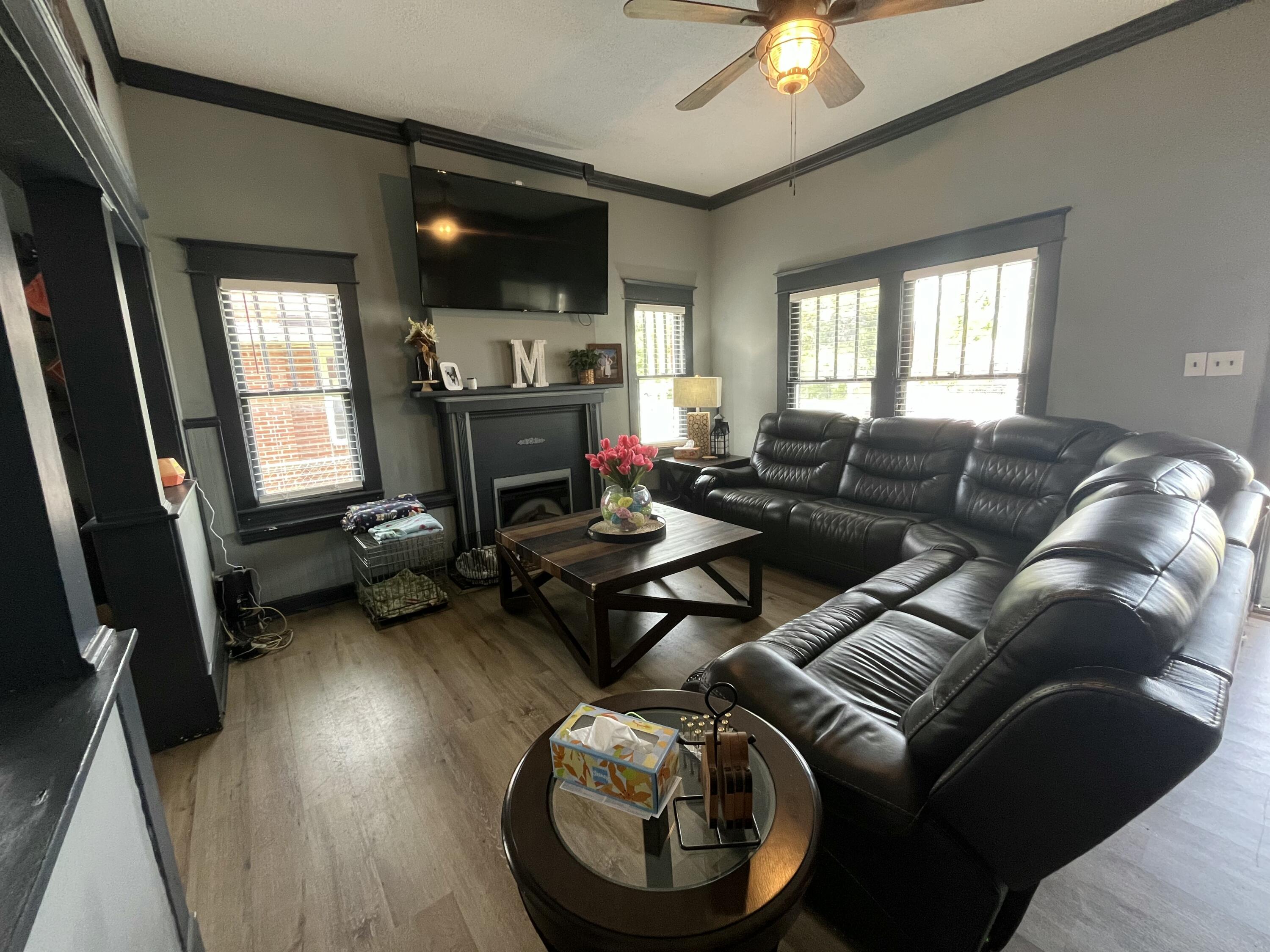 713 Exeter Avenue Property Photo 9