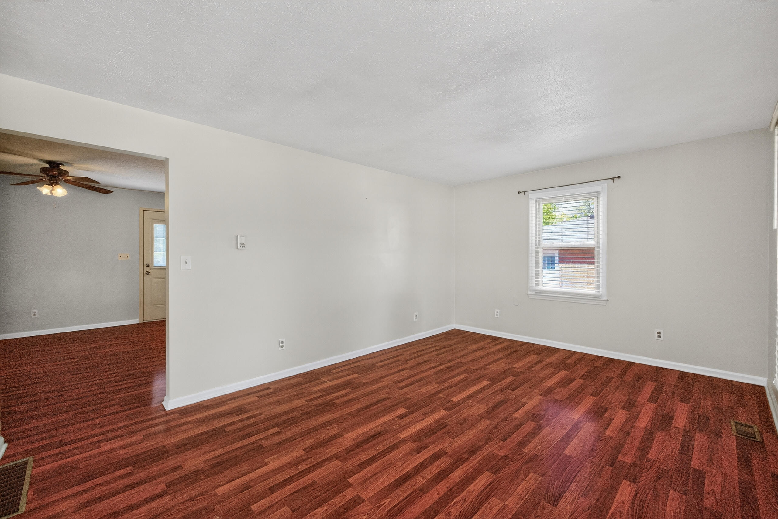 107 Cardinal Drive Property Photo 4