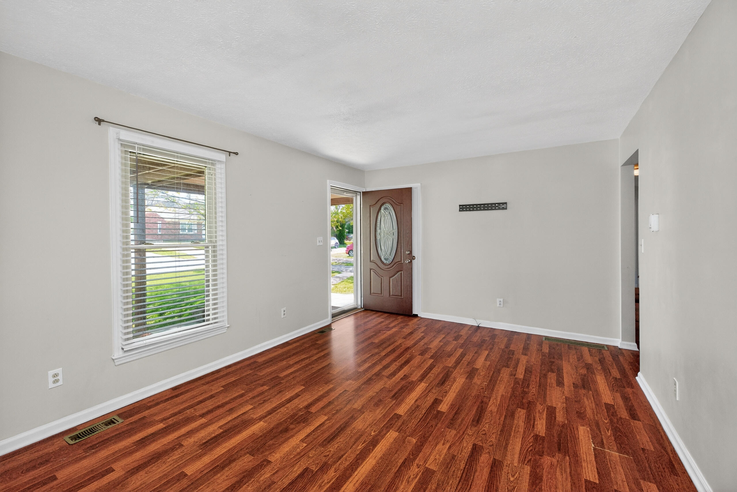 107 Cardinal Drive Property Photo 6
